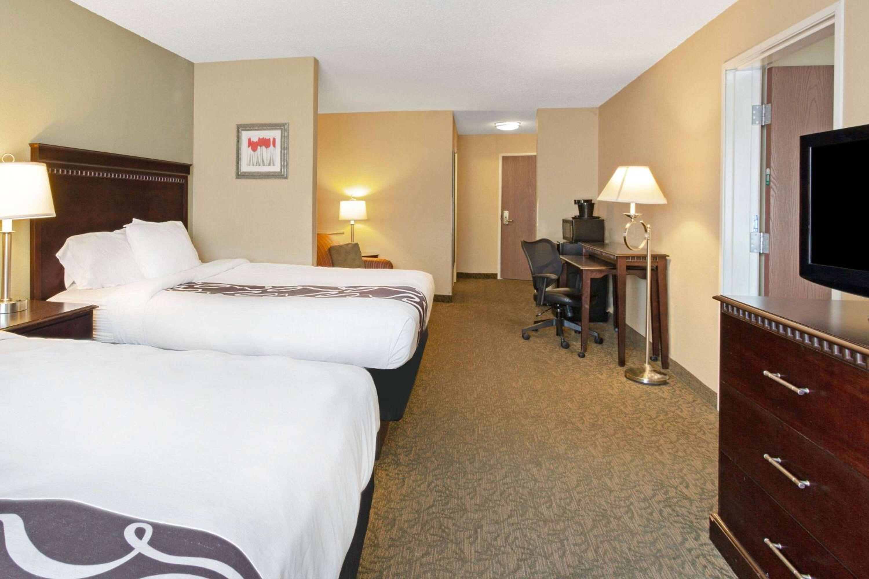 Suite With Two Queen Beds, Mobility/Hearing Access And Tub With Grab Bars, Non-Smoking photo 1