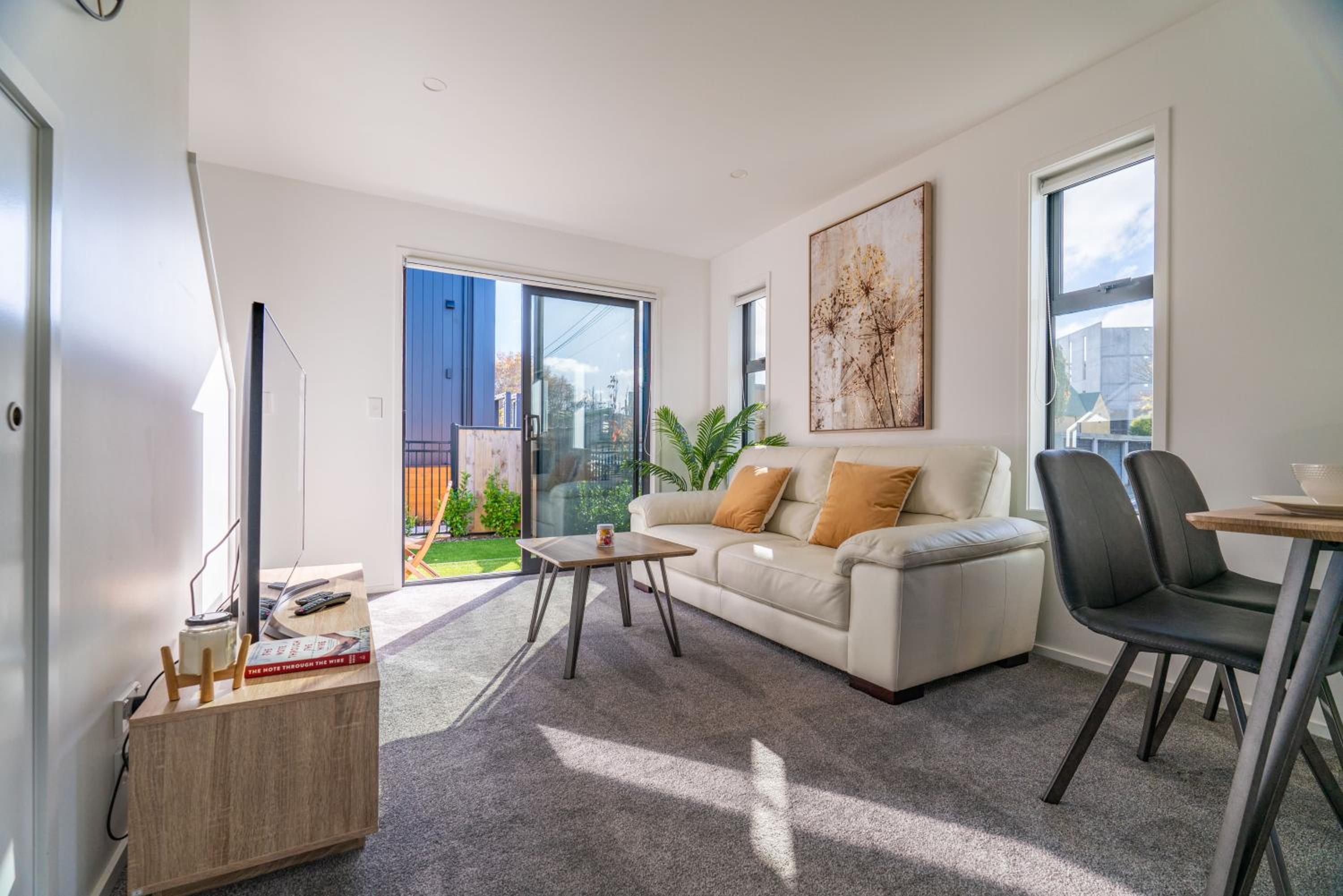 One-Bedroom Apartment - Photo 1