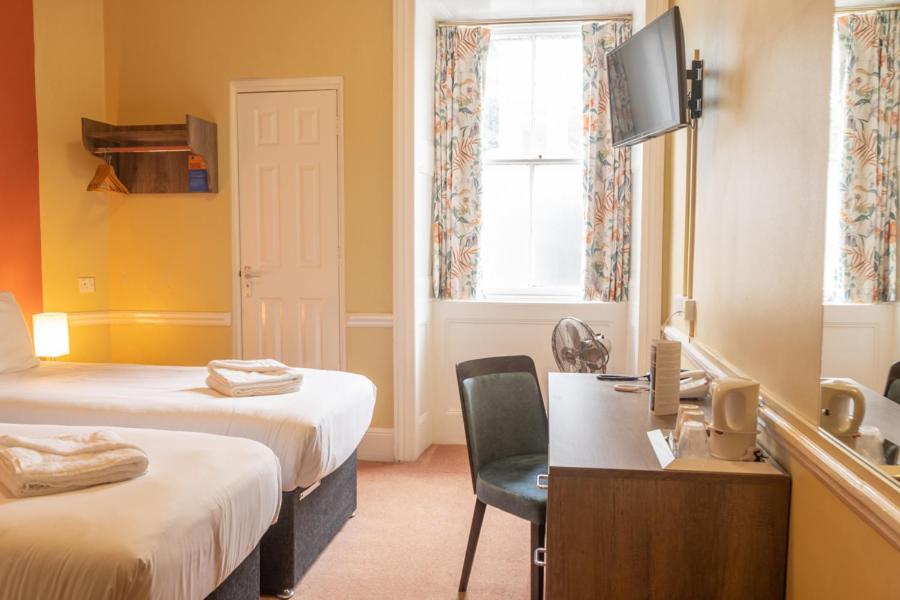 Twin Room with Private Bathroom