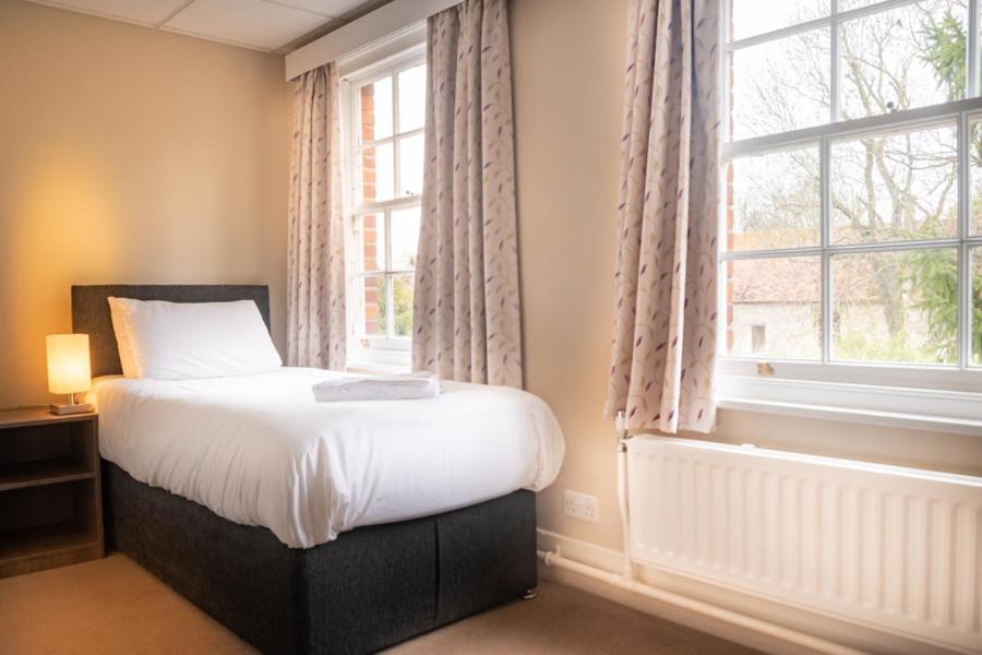 Single Room with Private Bathroom