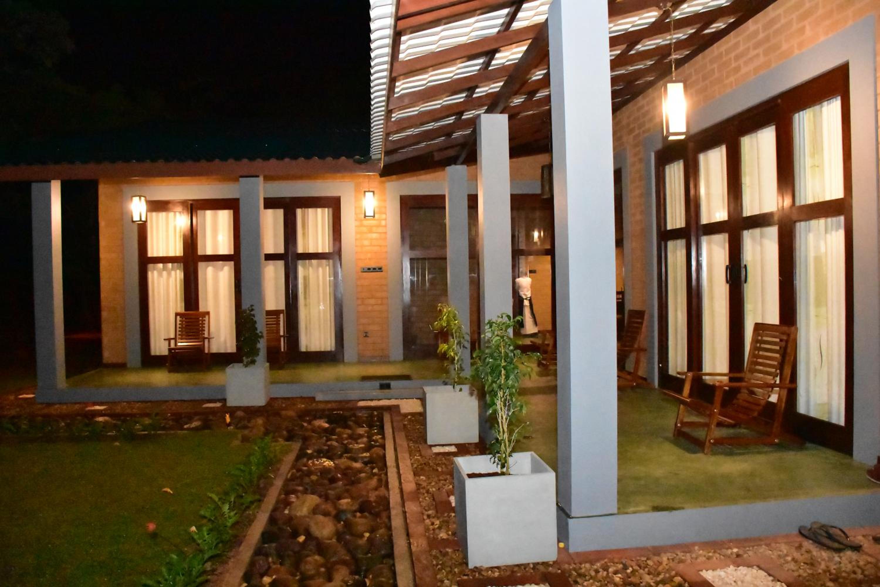 Bungalow With Garden View photo 1