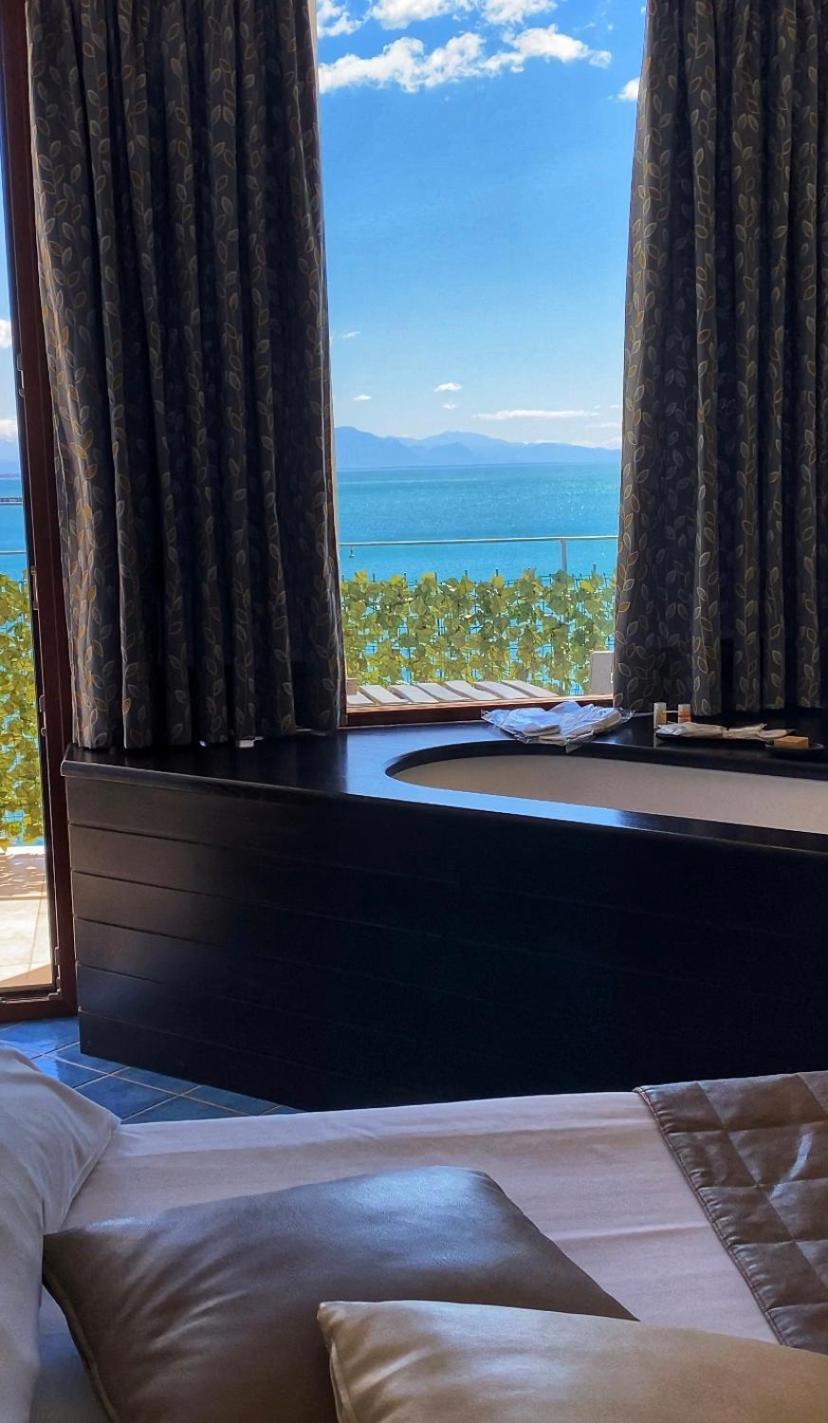 Deluxe Double Room with Sea View photo 3
