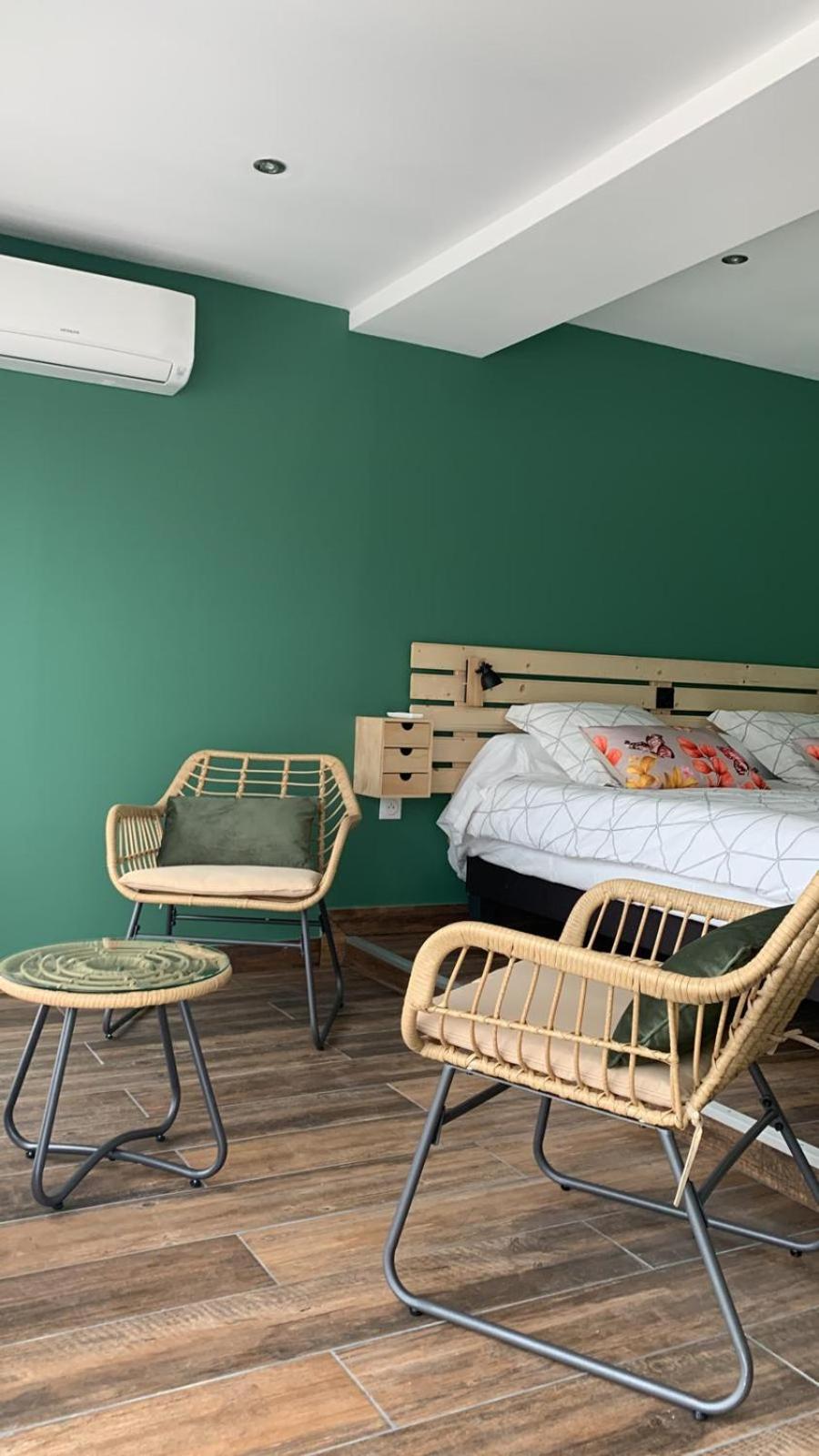 Superior King Room - Photo 4