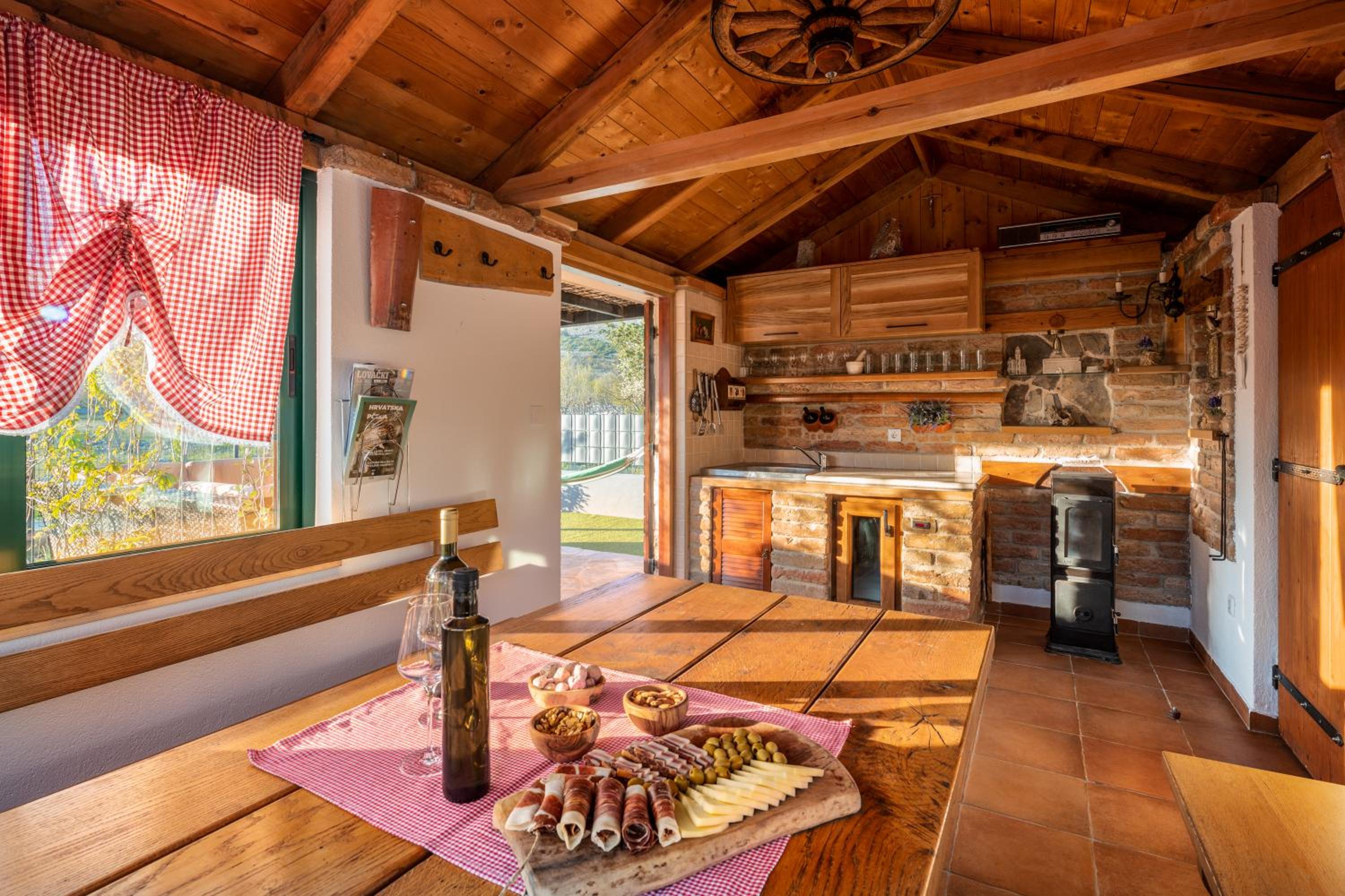 Villa photo 2