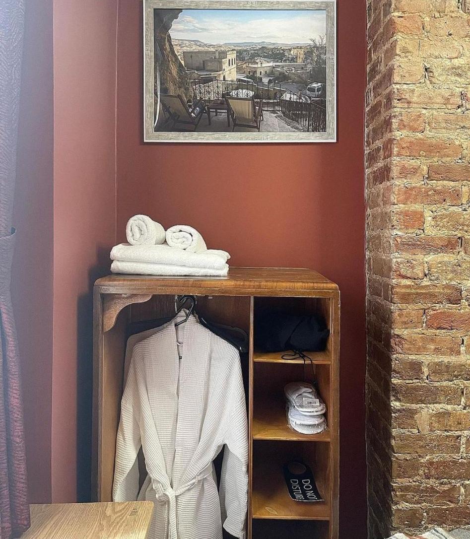 Double Room - Photo 7