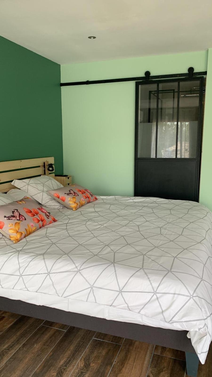 Superior King Room - Photo 3