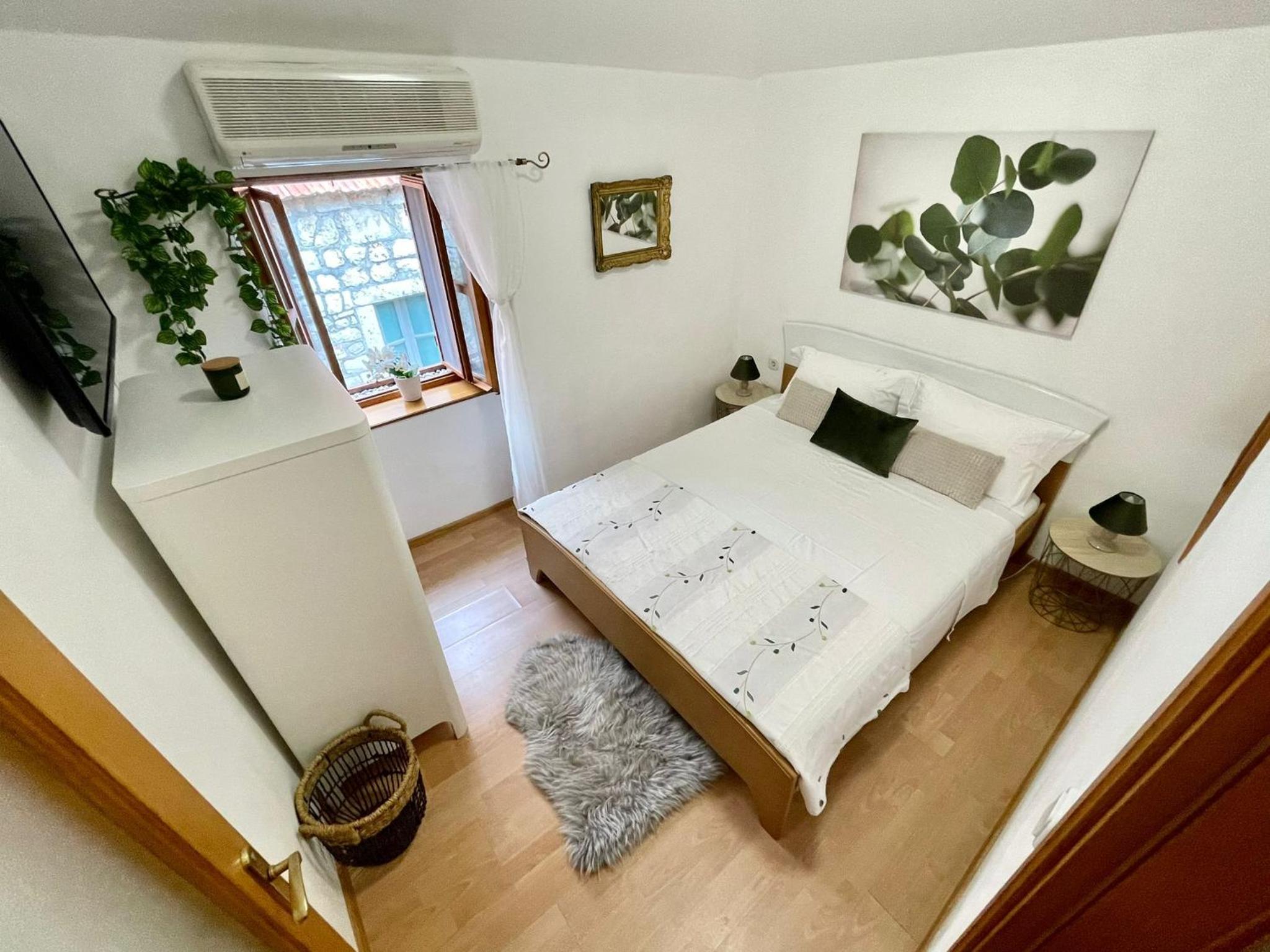One-Bedroom House photo 1