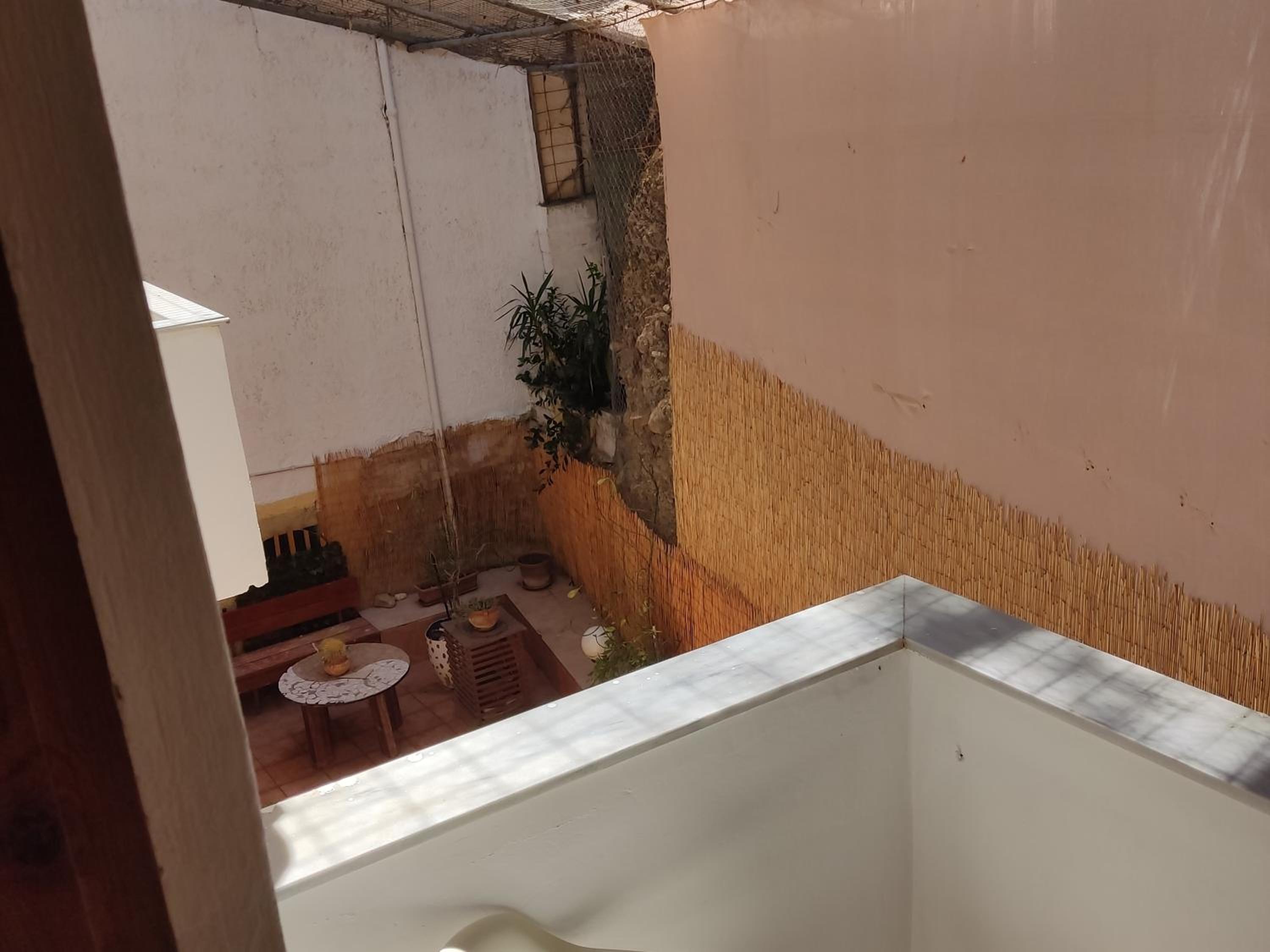 Double or Twin Room with Balcony - Photo 5