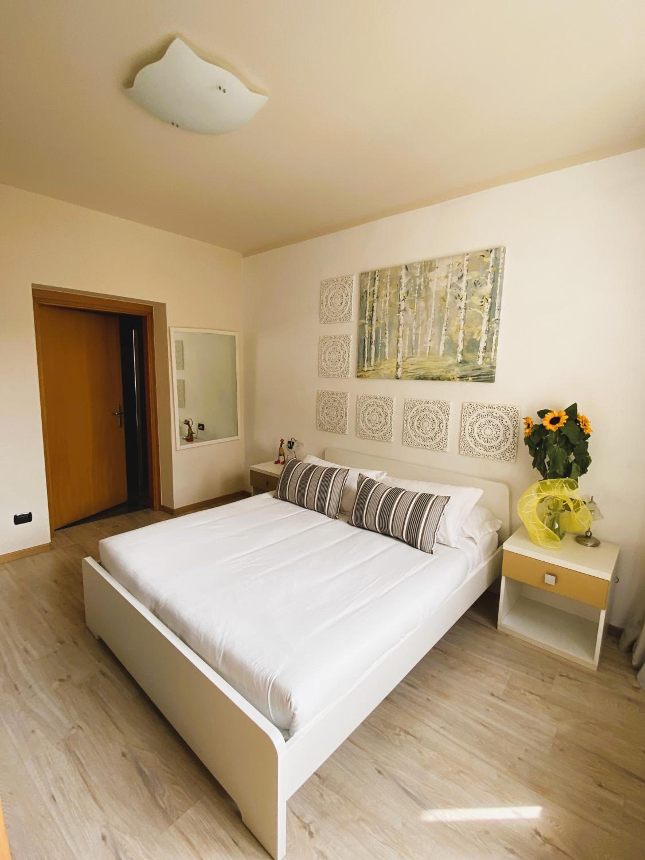 Double Room with Mountain View - Photo 1