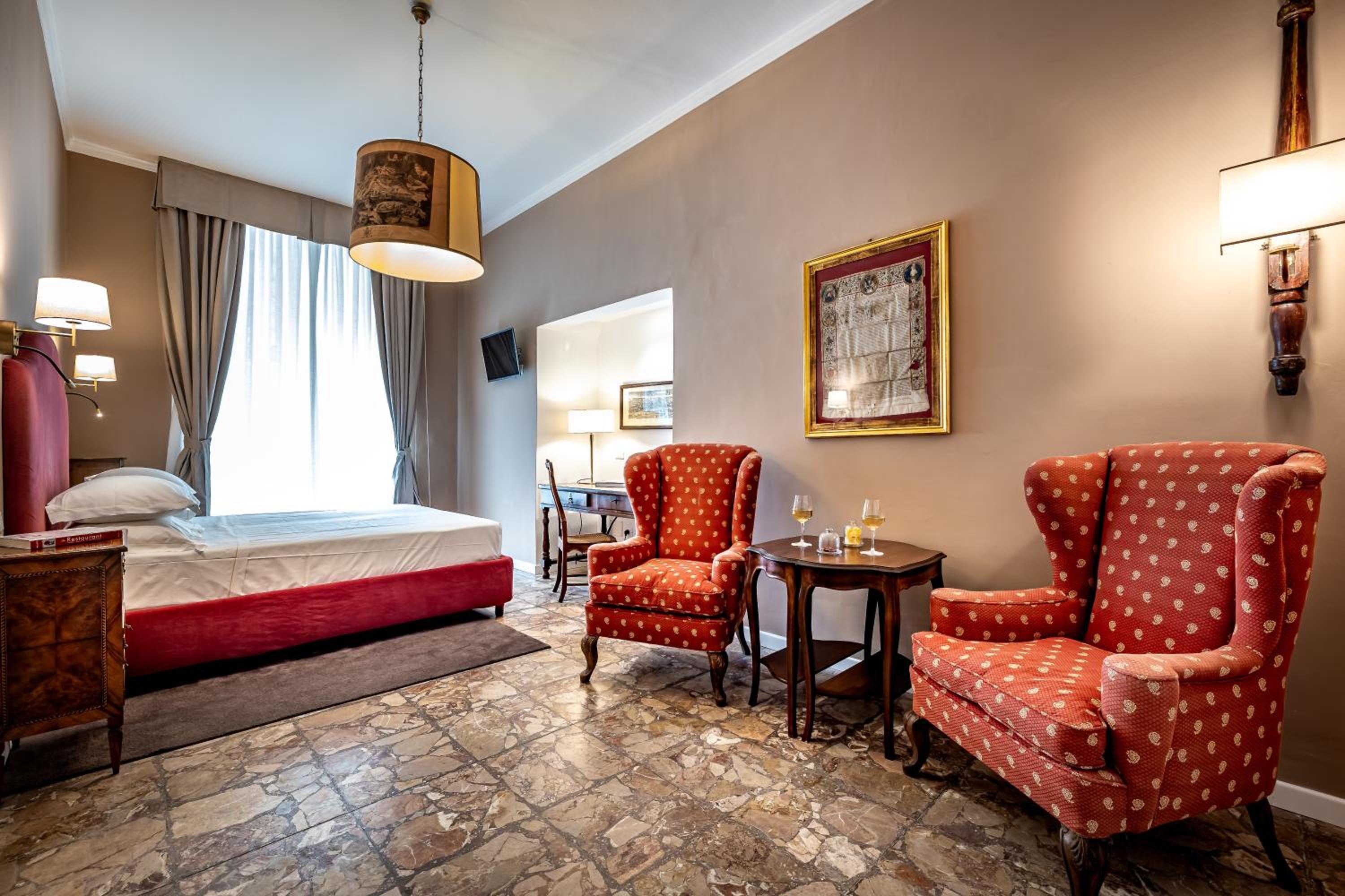 Superior Double or Twin Room with City View photo 1