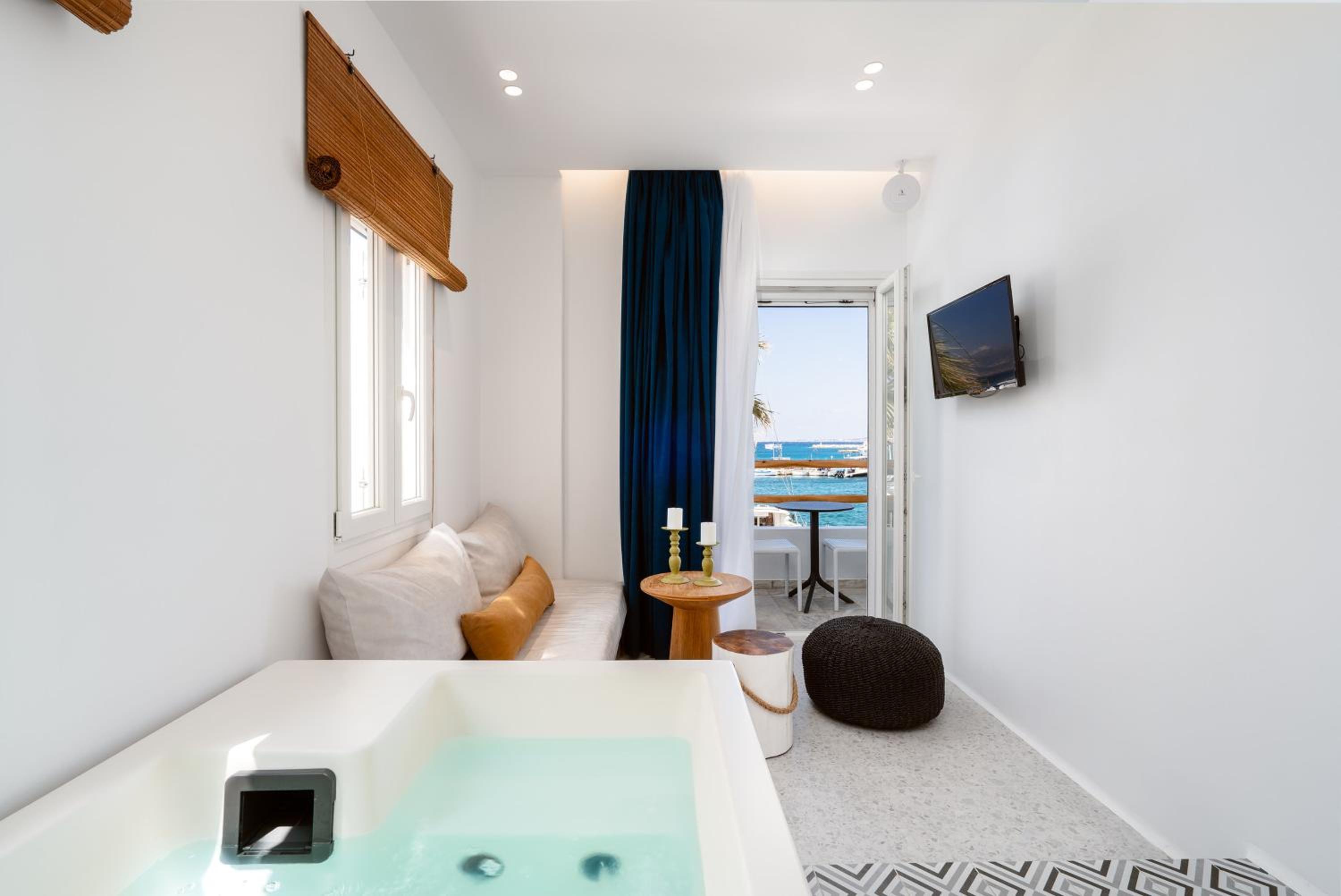 Suite with Sea View and Indoor Hot Tub