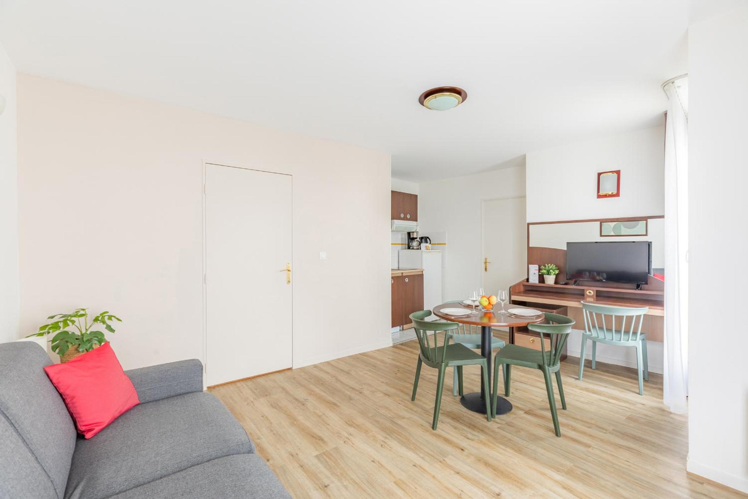 Apartment - Photo 4