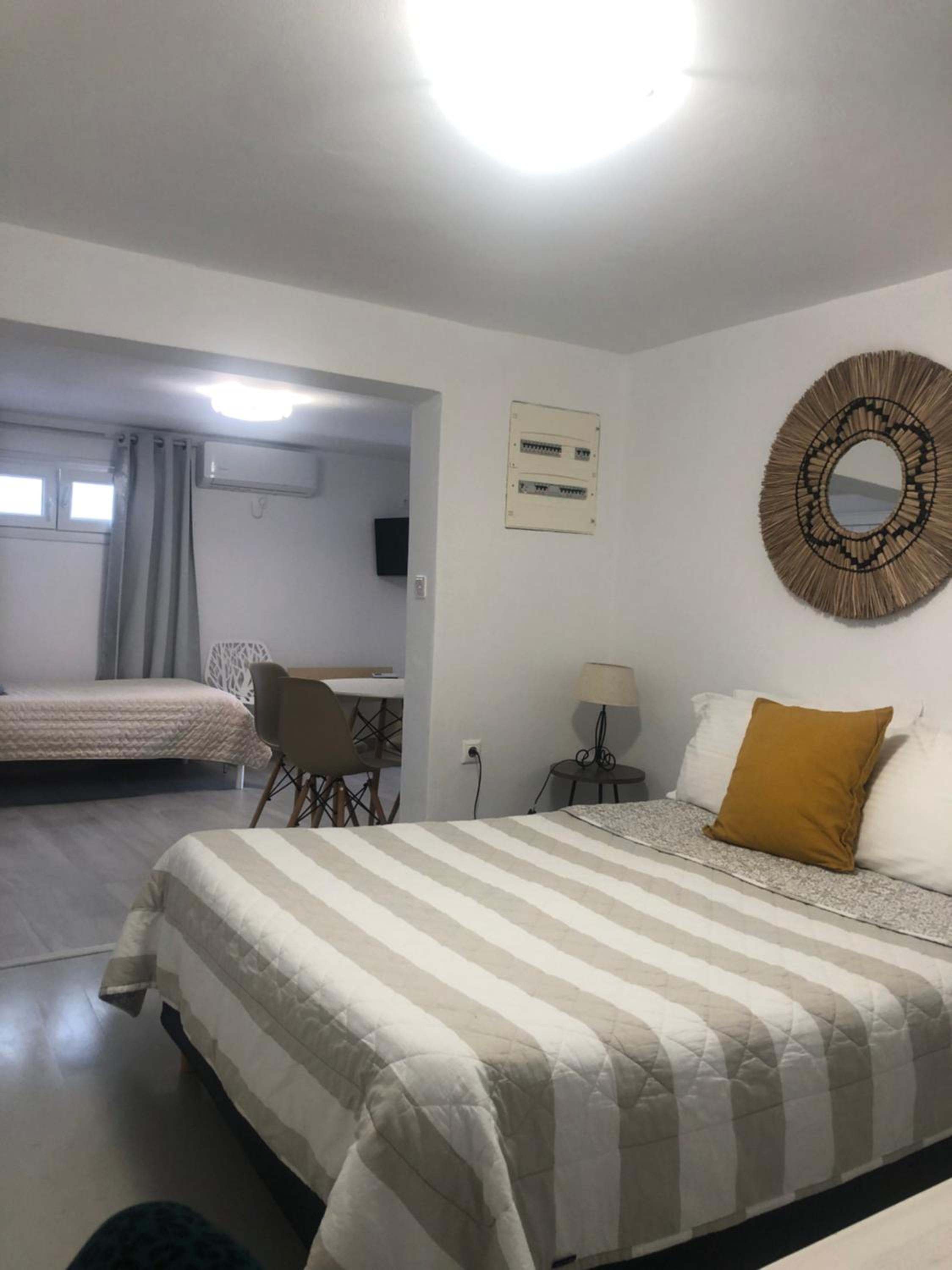 One-Bedroom Apartment - Photo 1