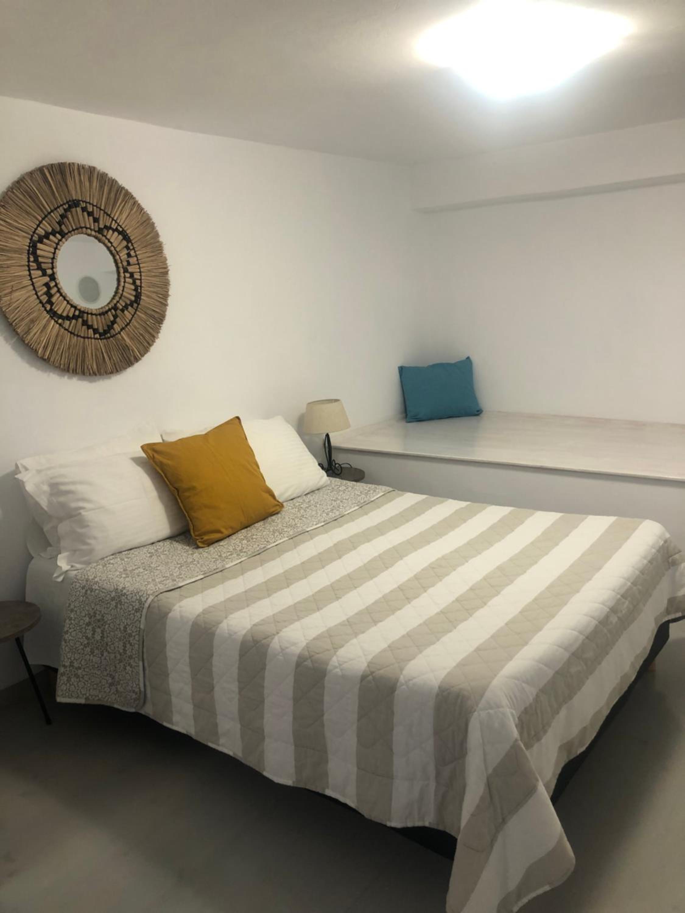 One-Bedroom Apartment - Photo 12