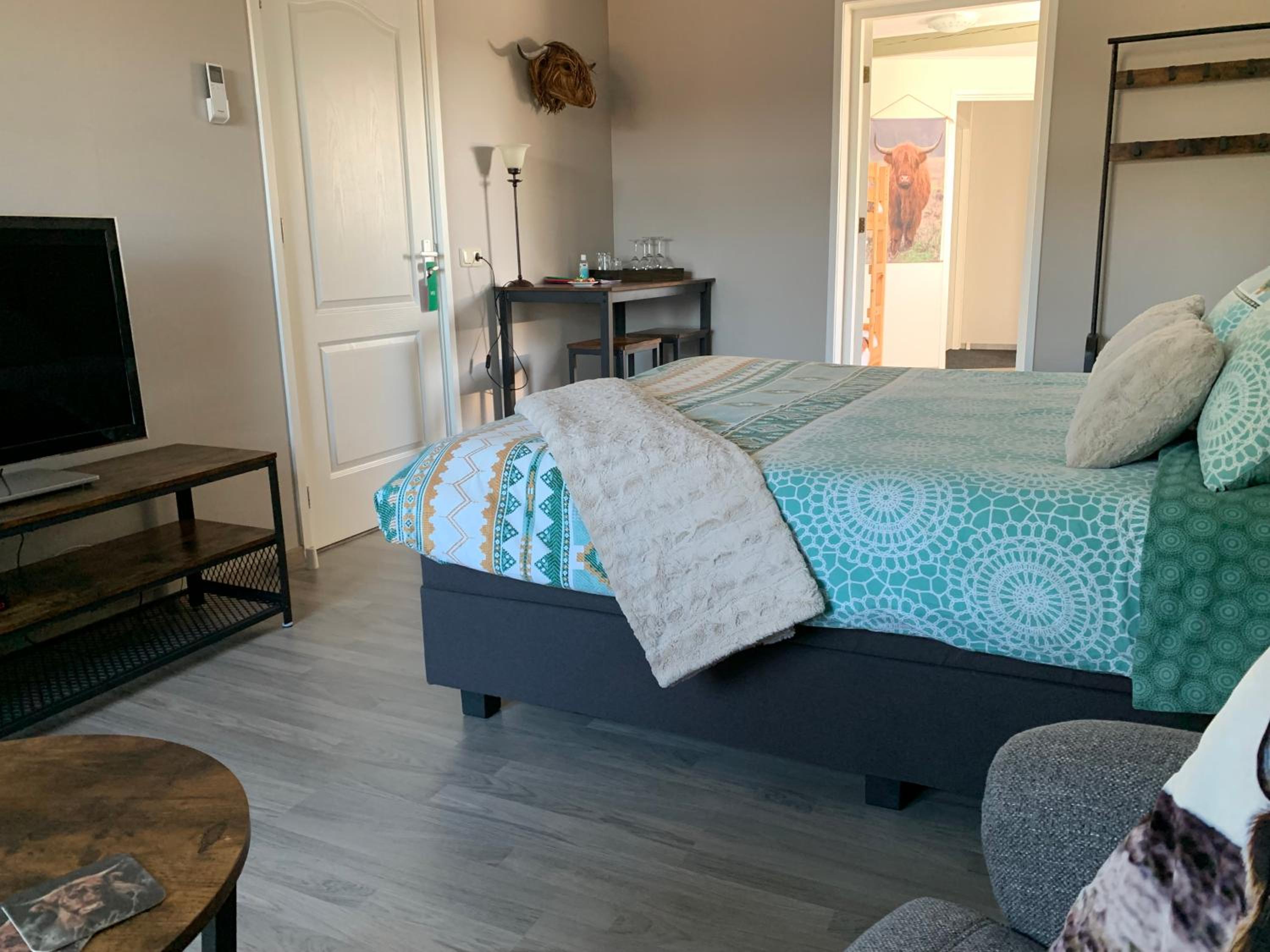 Family Room with Private Bathroom - Photo 1