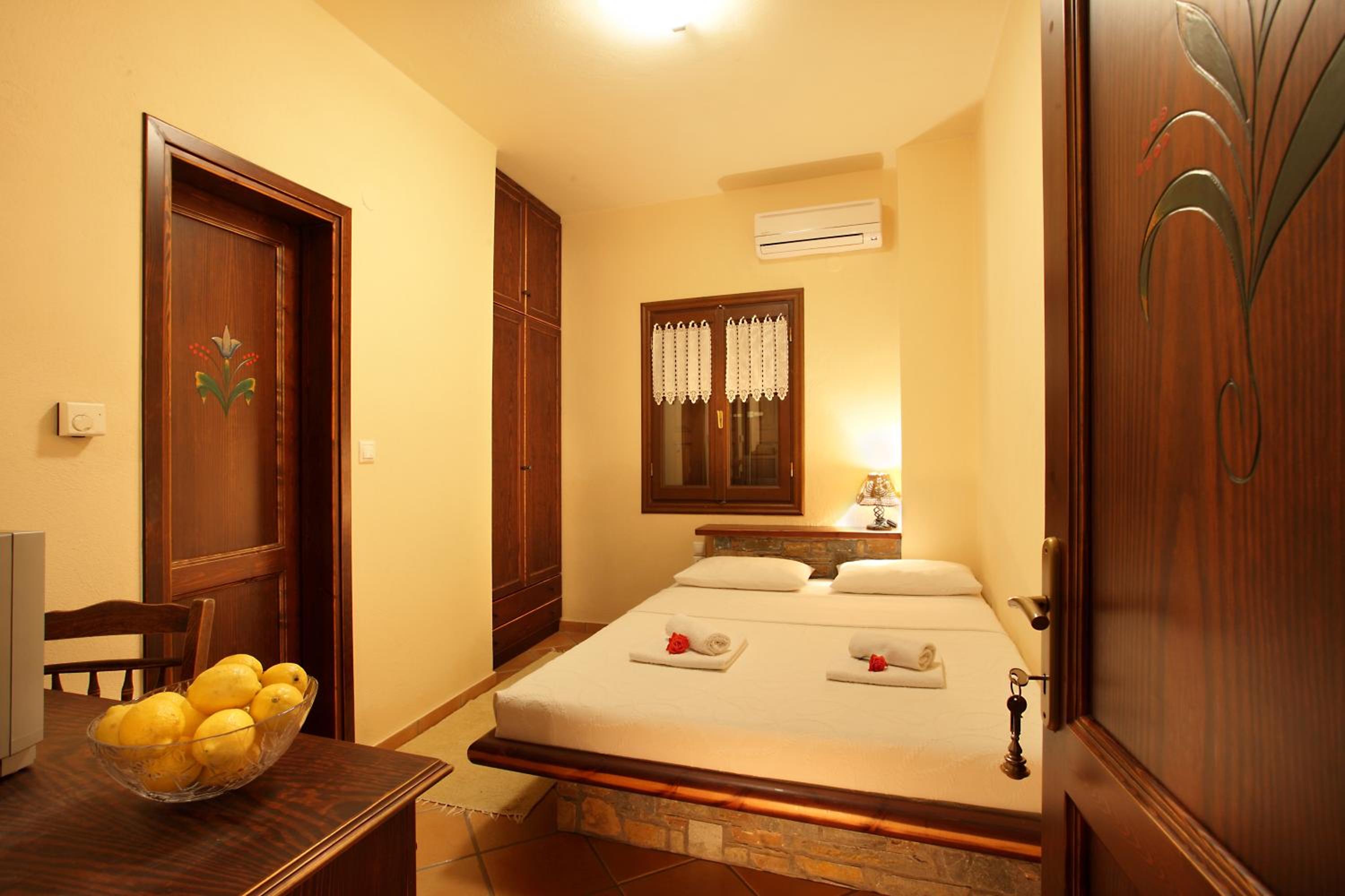 Double Room with Sea View - Photo 3