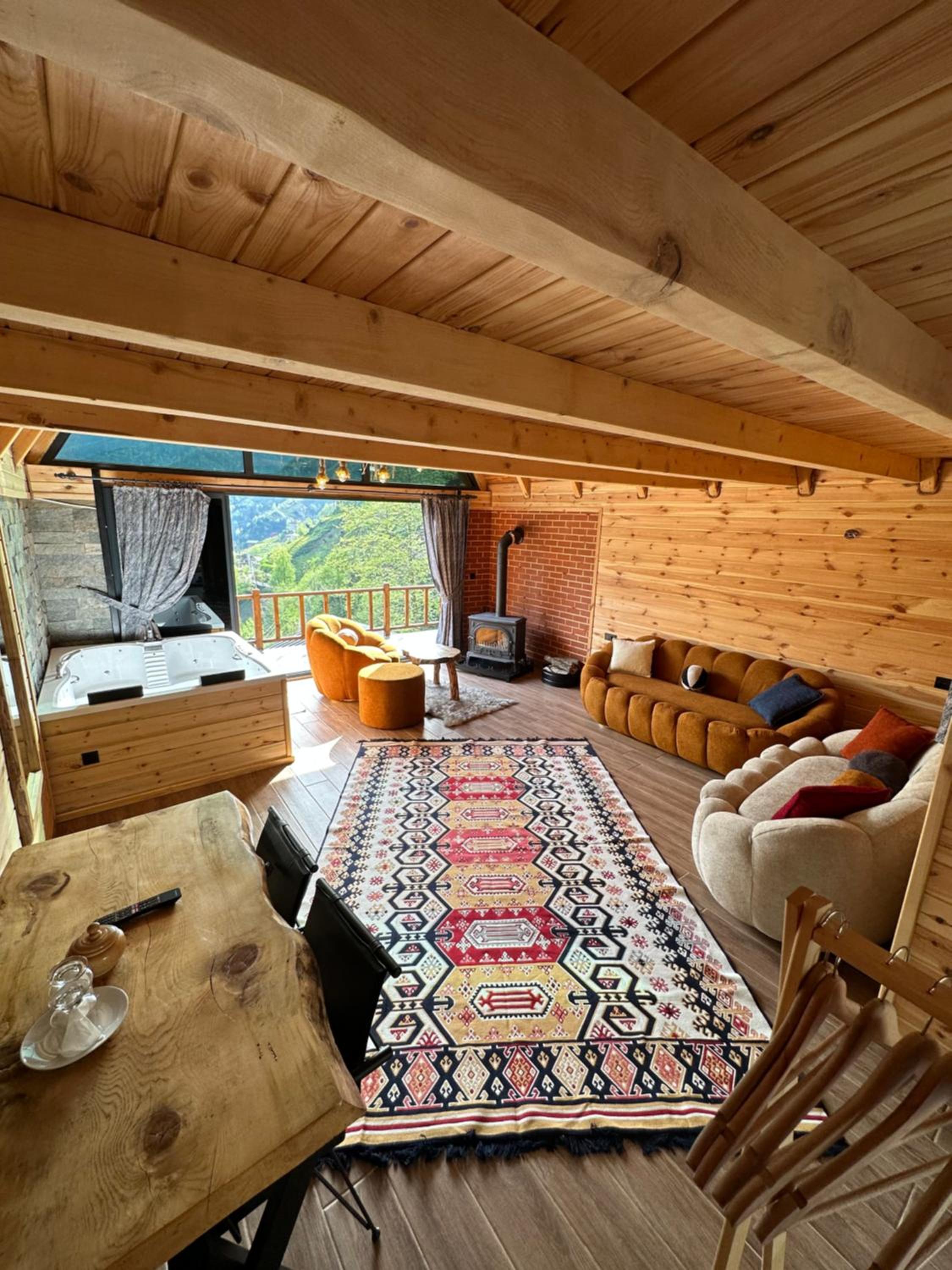 Deluxe Double Room With Extra Bed photo 1
