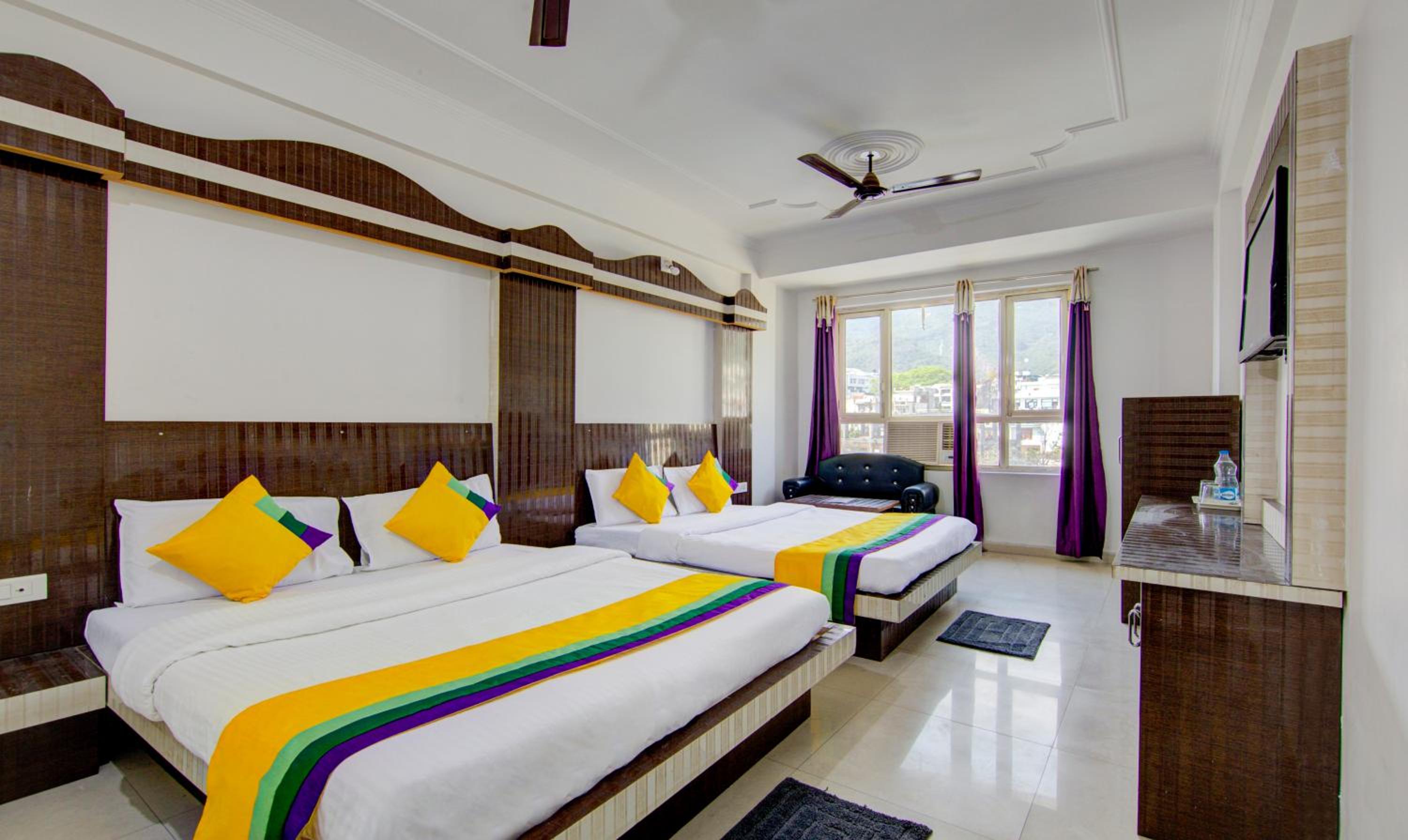 Spacious Premium Room photo 3