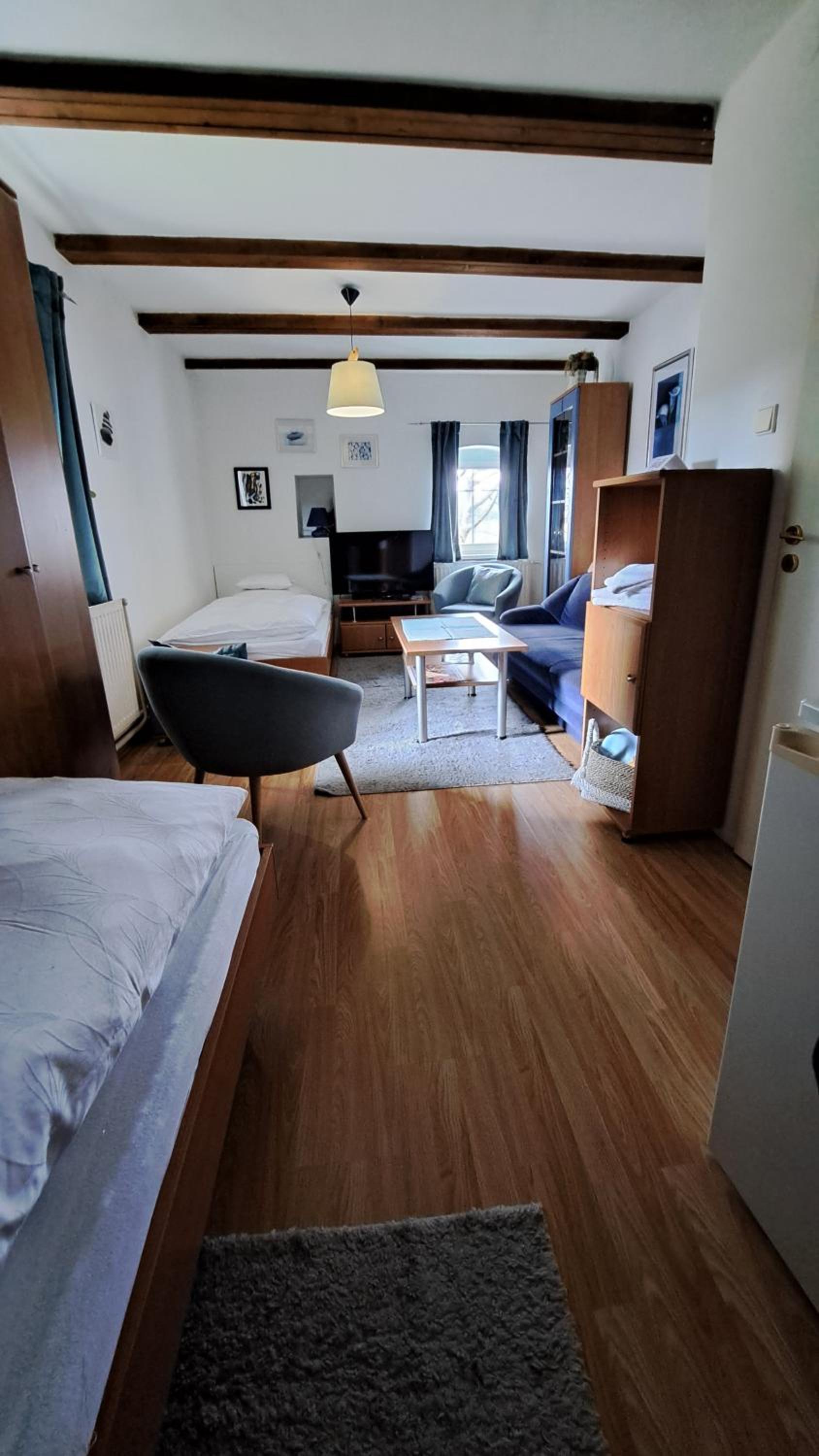 Standard Twin Room with Shared Bathroom photo 3