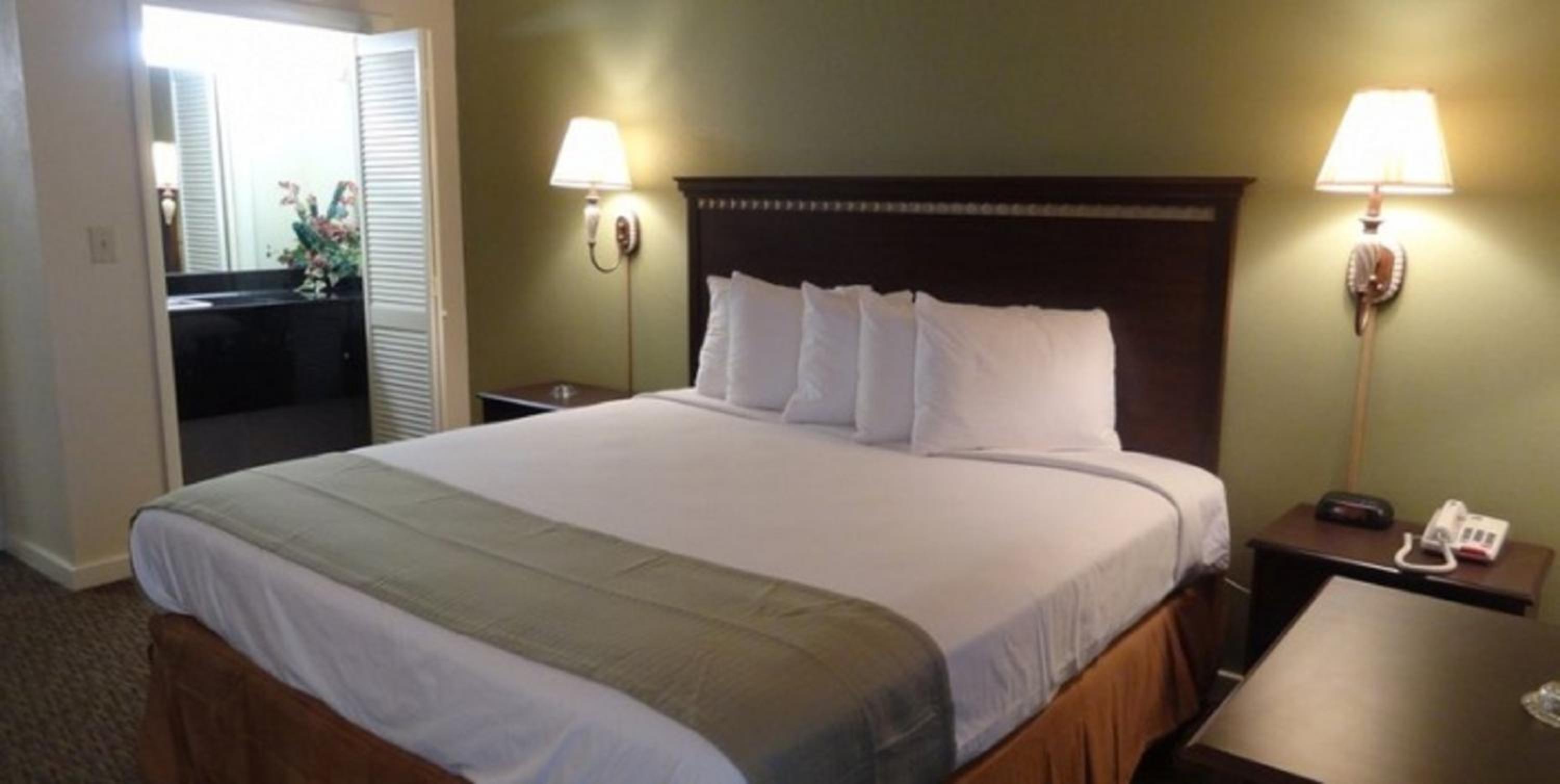 Basic Triple Room