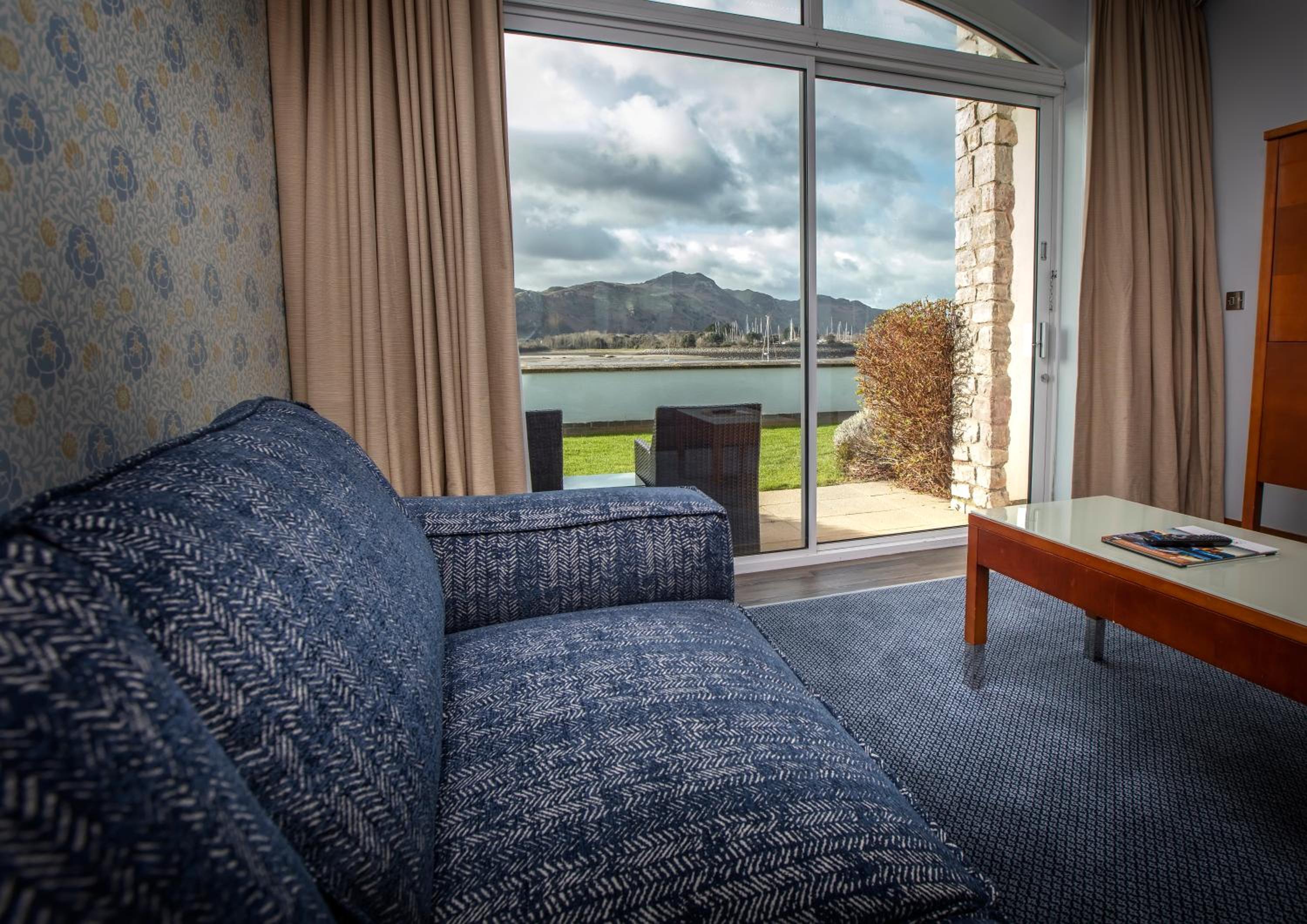 Suite with Sea View - Photo 4