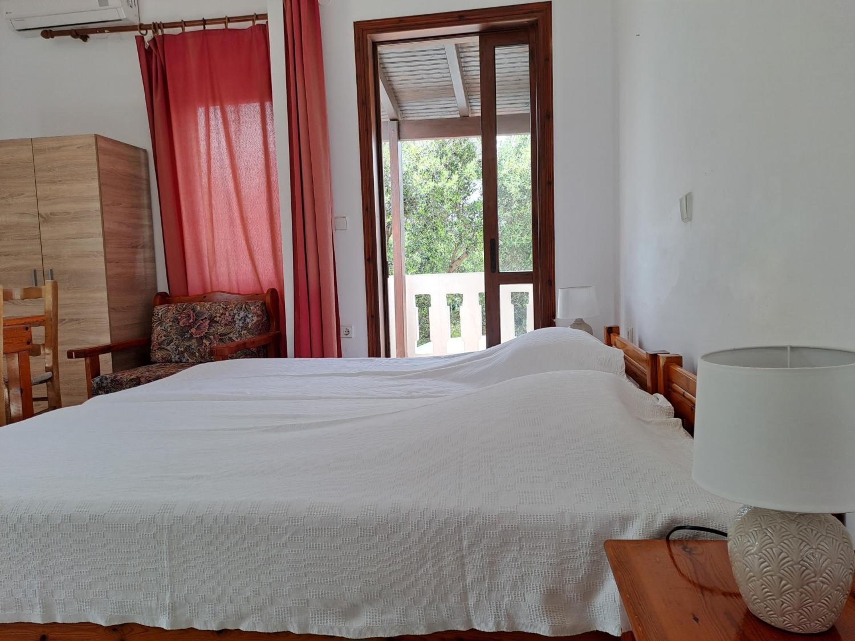 Standard Twin Room with Garden View