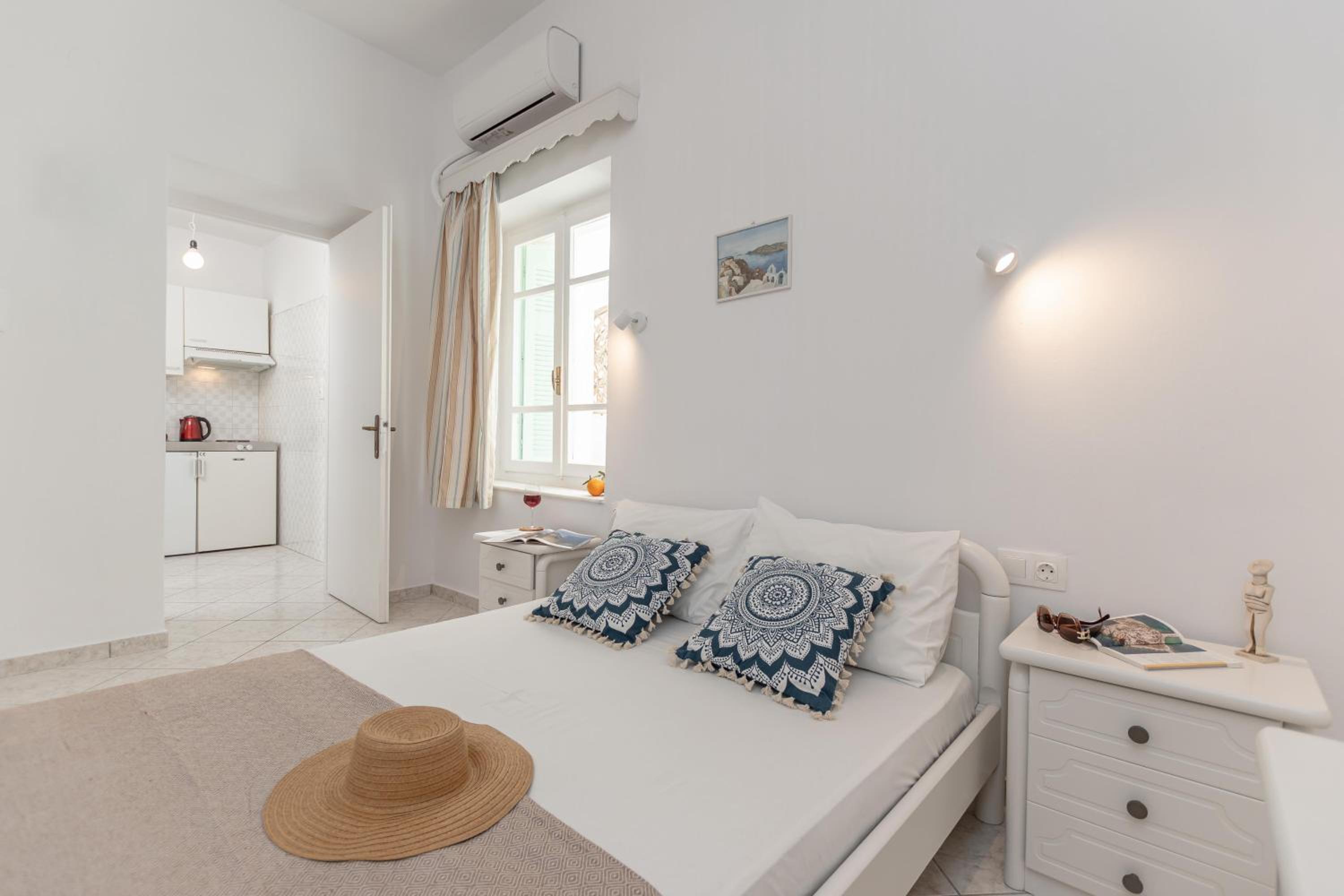 Studio Apartment photo 3