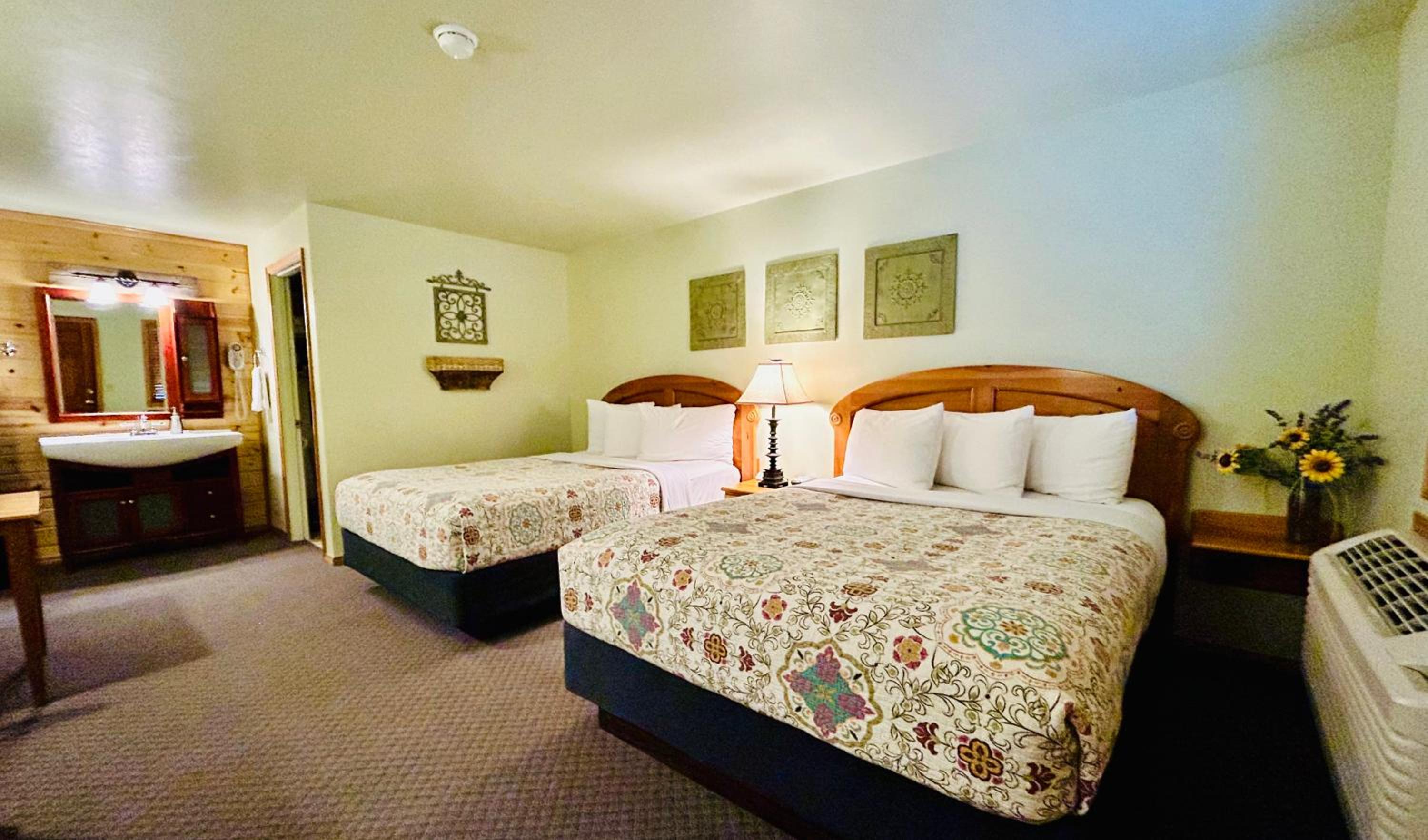 Budget Queen Room With Two Queen Beds