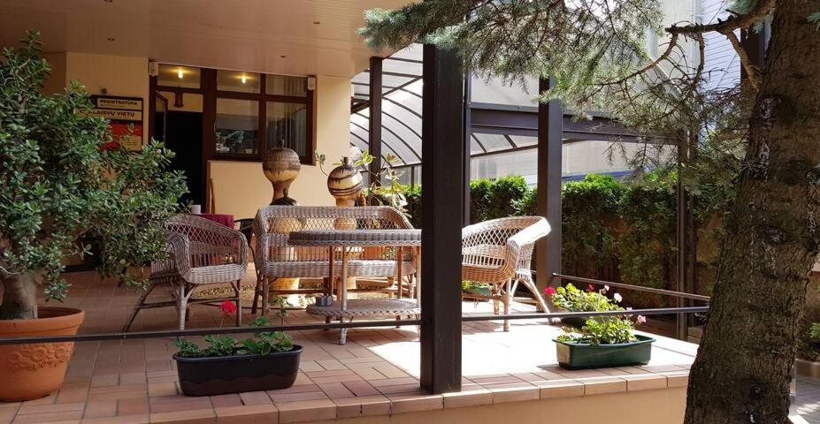 Double Room with Balcony - Photo 2