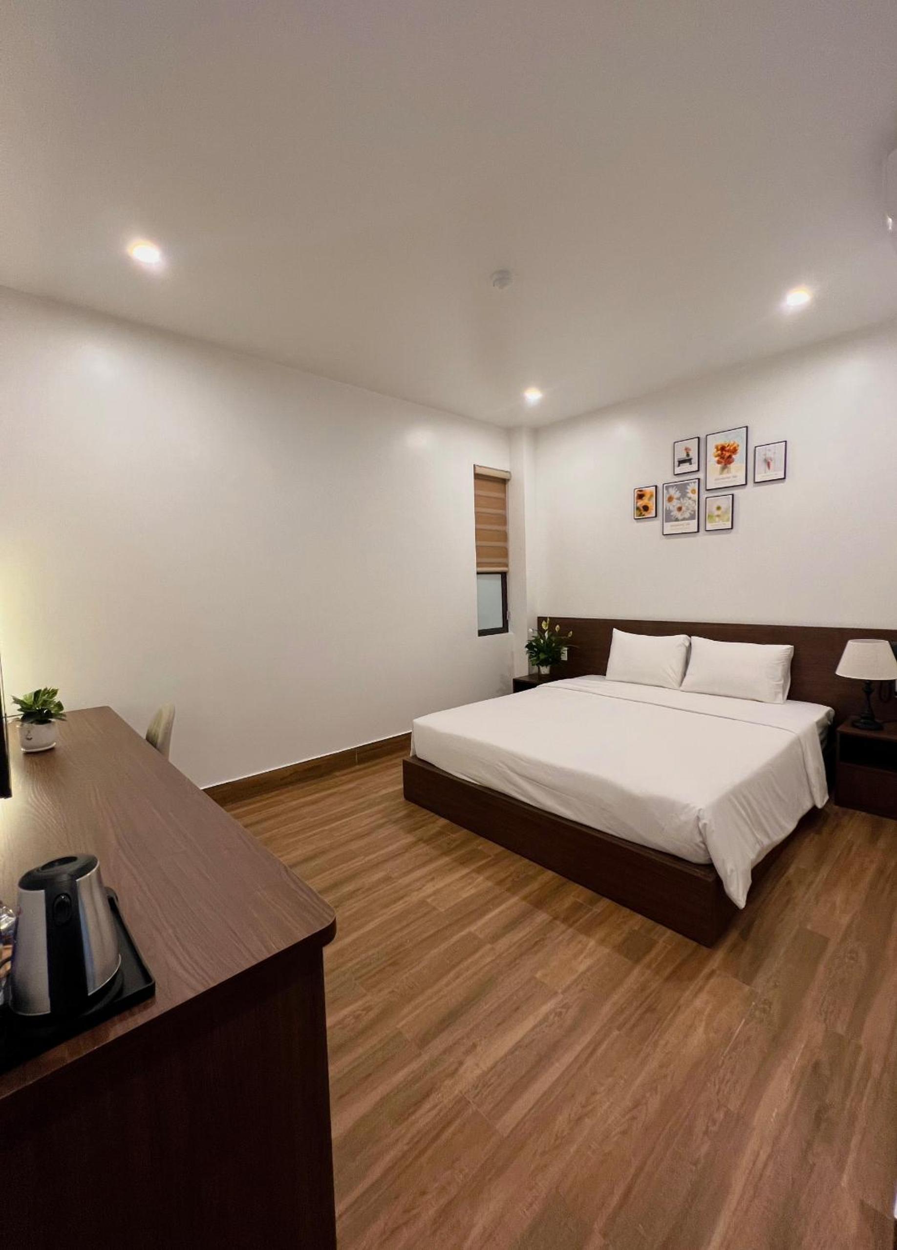 Standard King Room photo 3