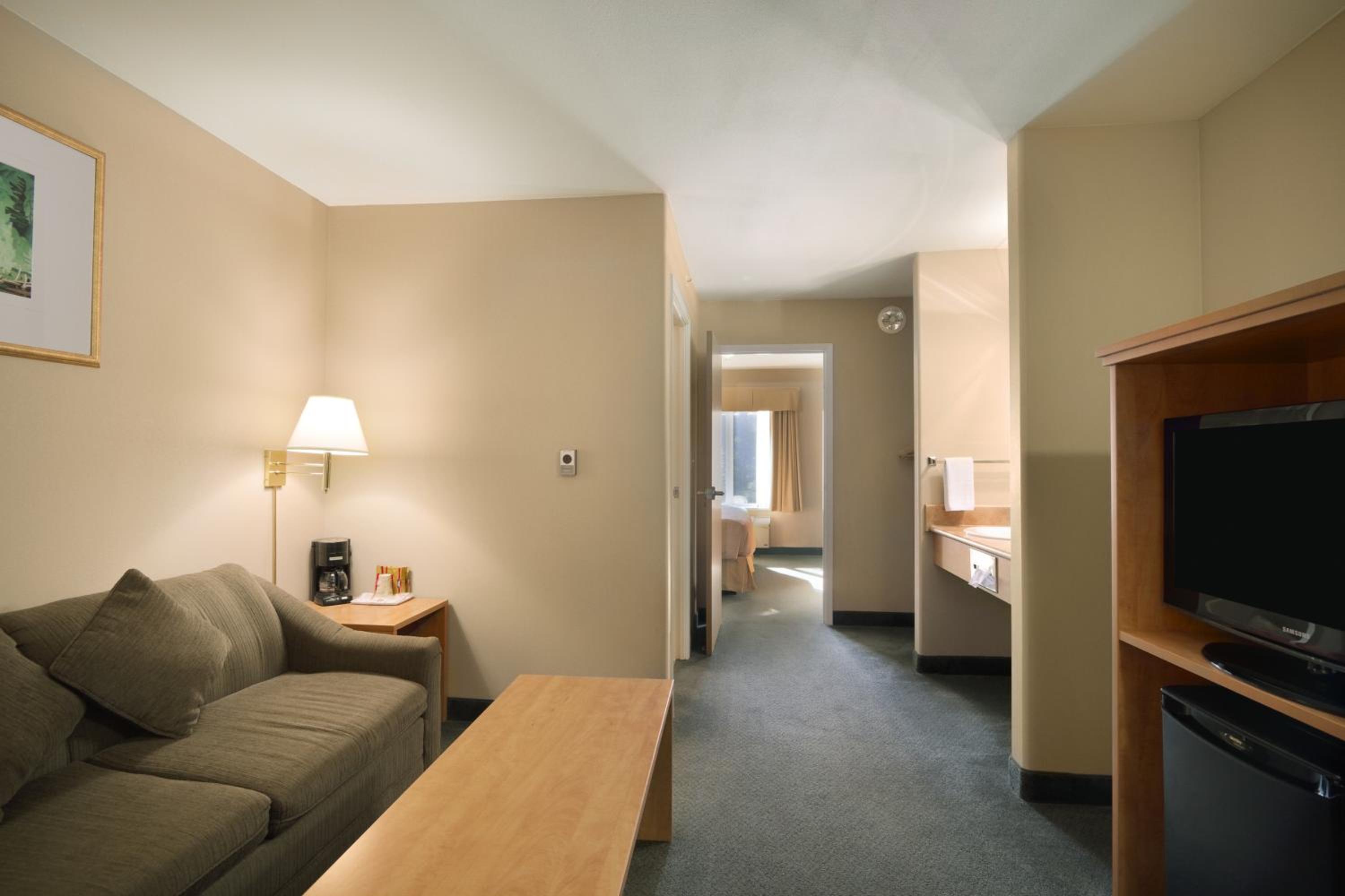 King Suite with Sofa Bed - Non-Smoking