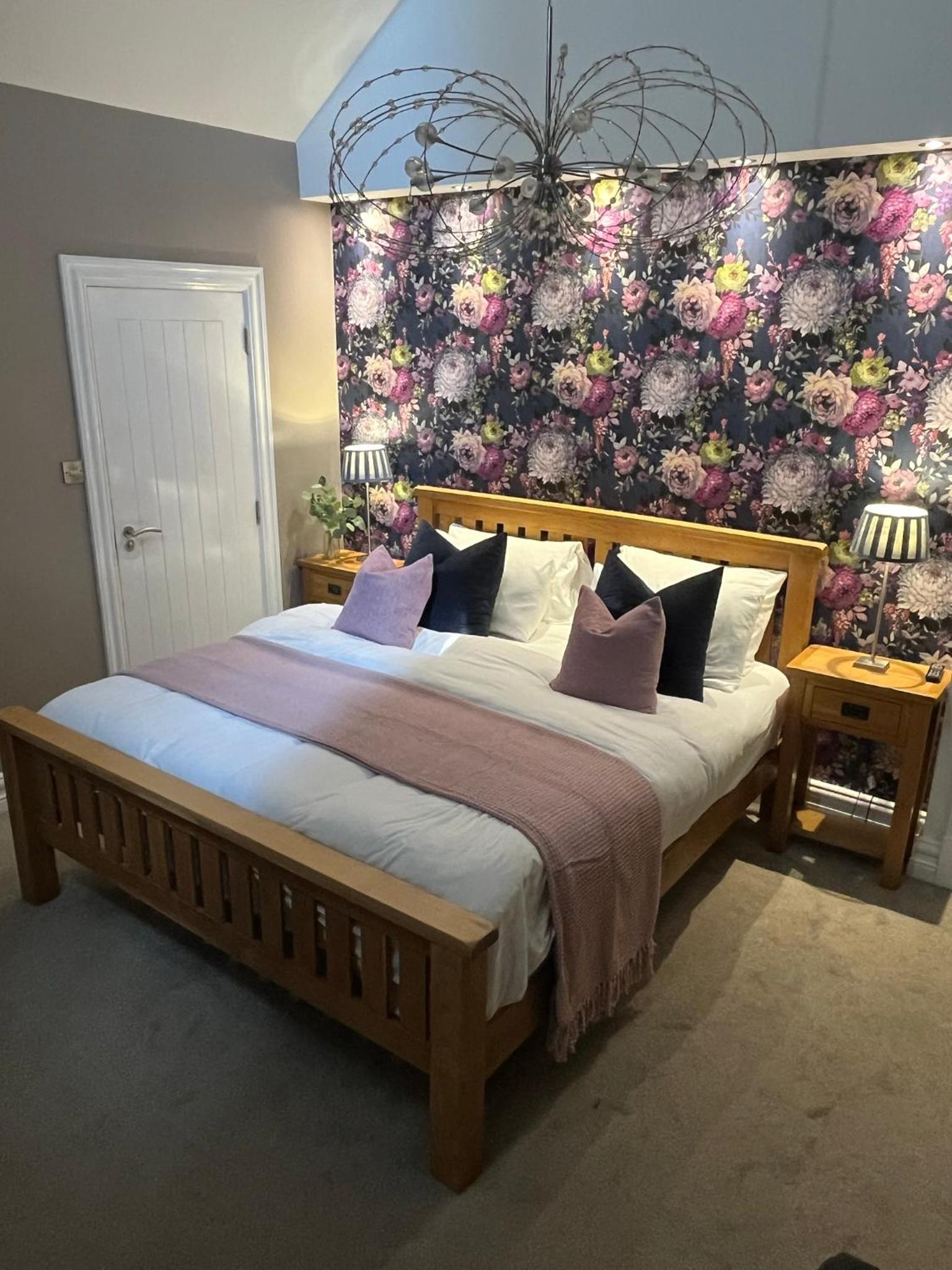 Deluxe Double Room With Side Sea View