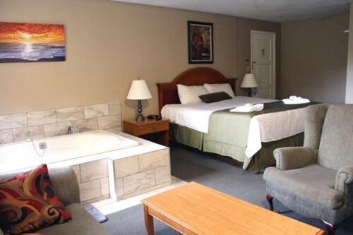 Deluxe Suite With Spa Bath