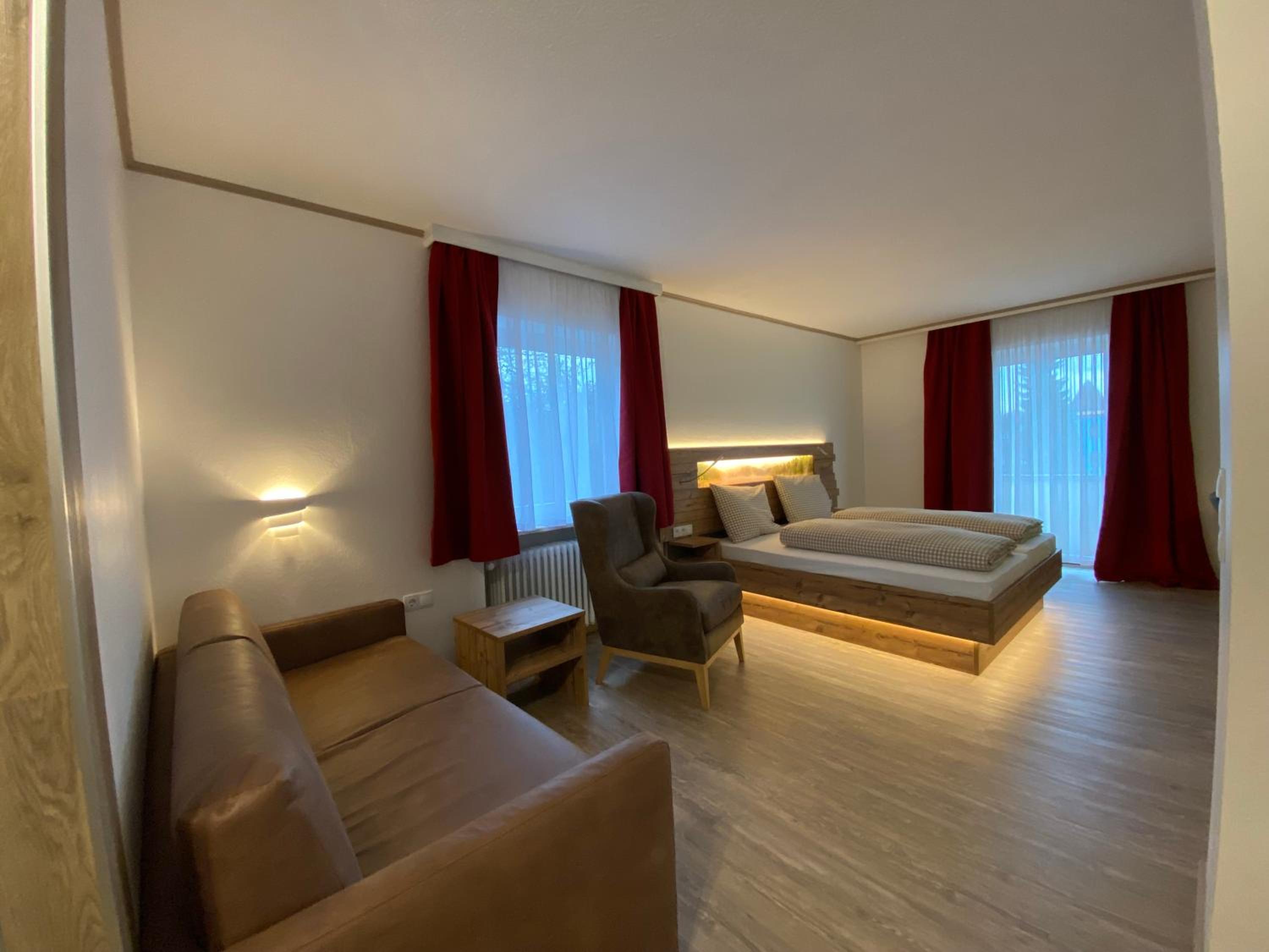 Large Double Room photo 1