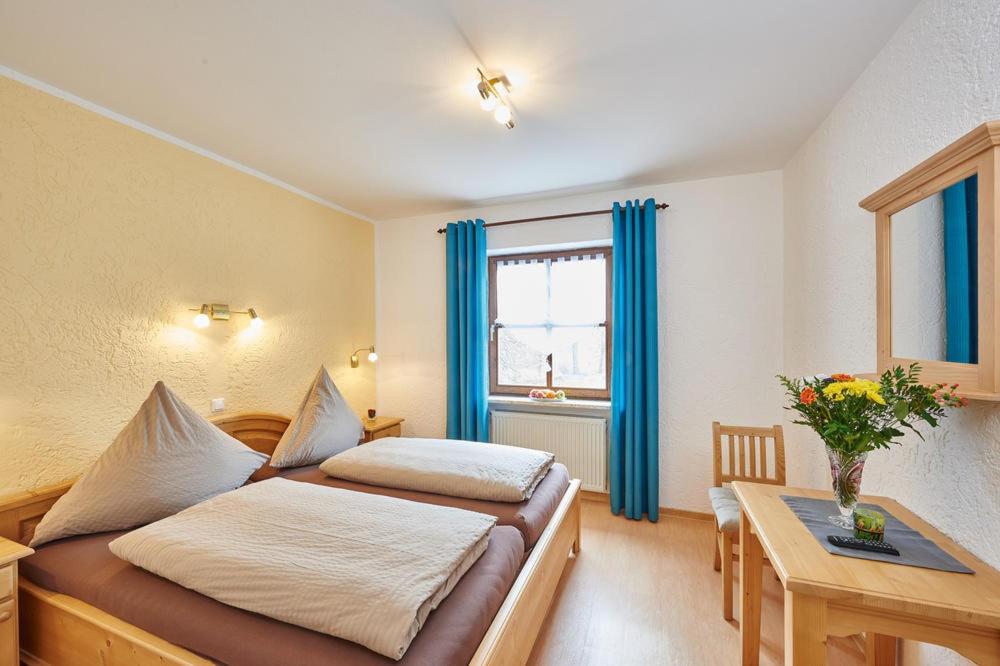 Standard Double Room - Photo 4
