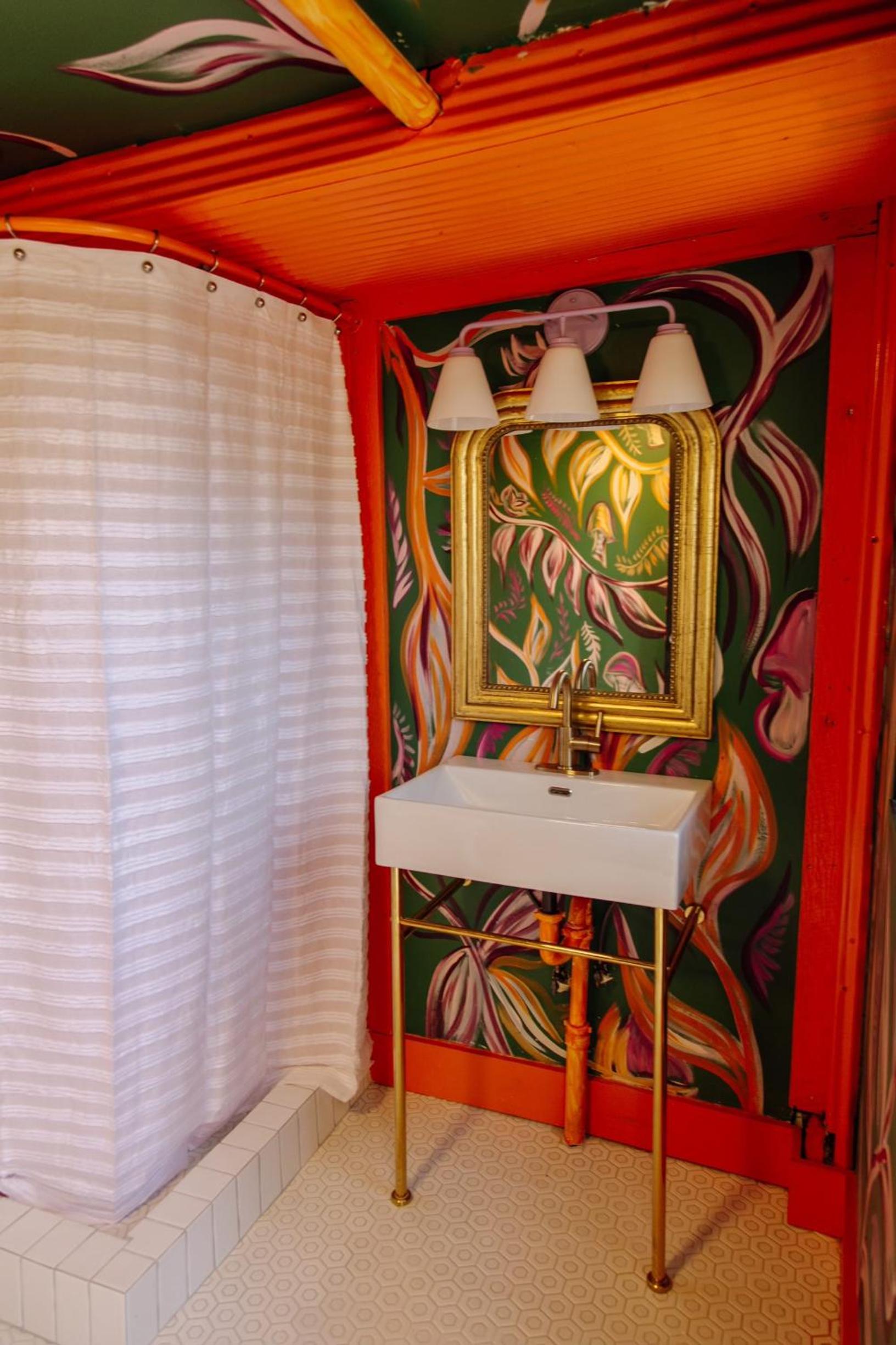 Deluxe Double or Twin Room photo 3