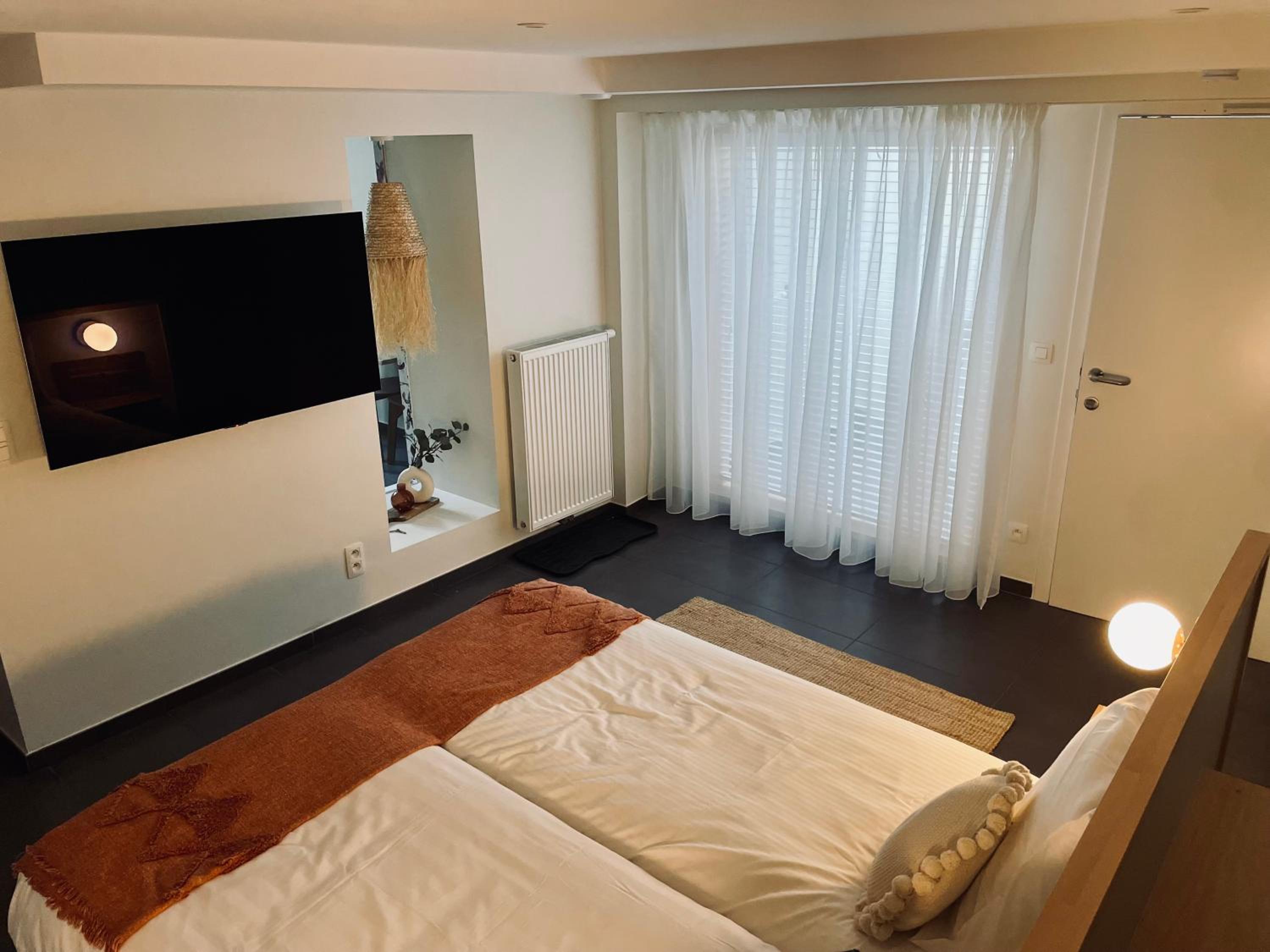 Deluxe Double Room with Shower photo 2