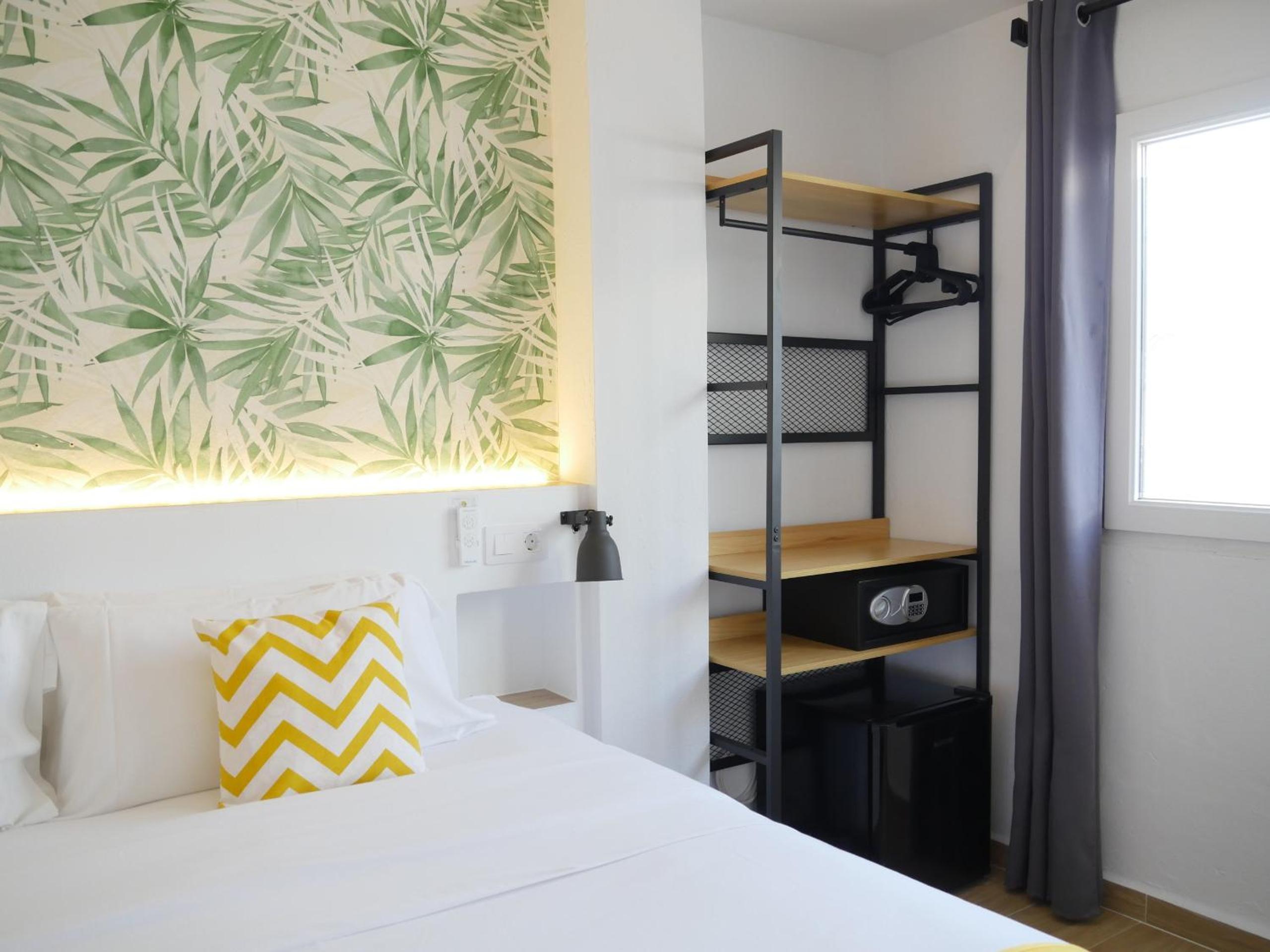 Double Room with Private Bathroom photo 1