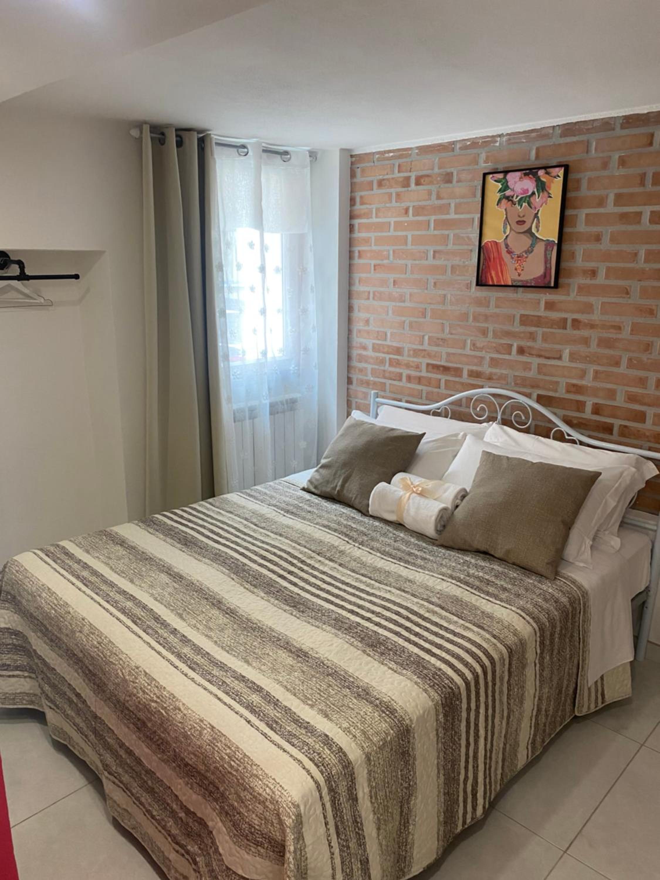 One-Bedroom Apartment photo 3