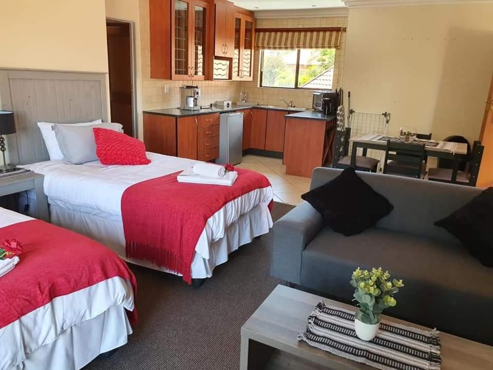 Deluxe Family Suite photo 1