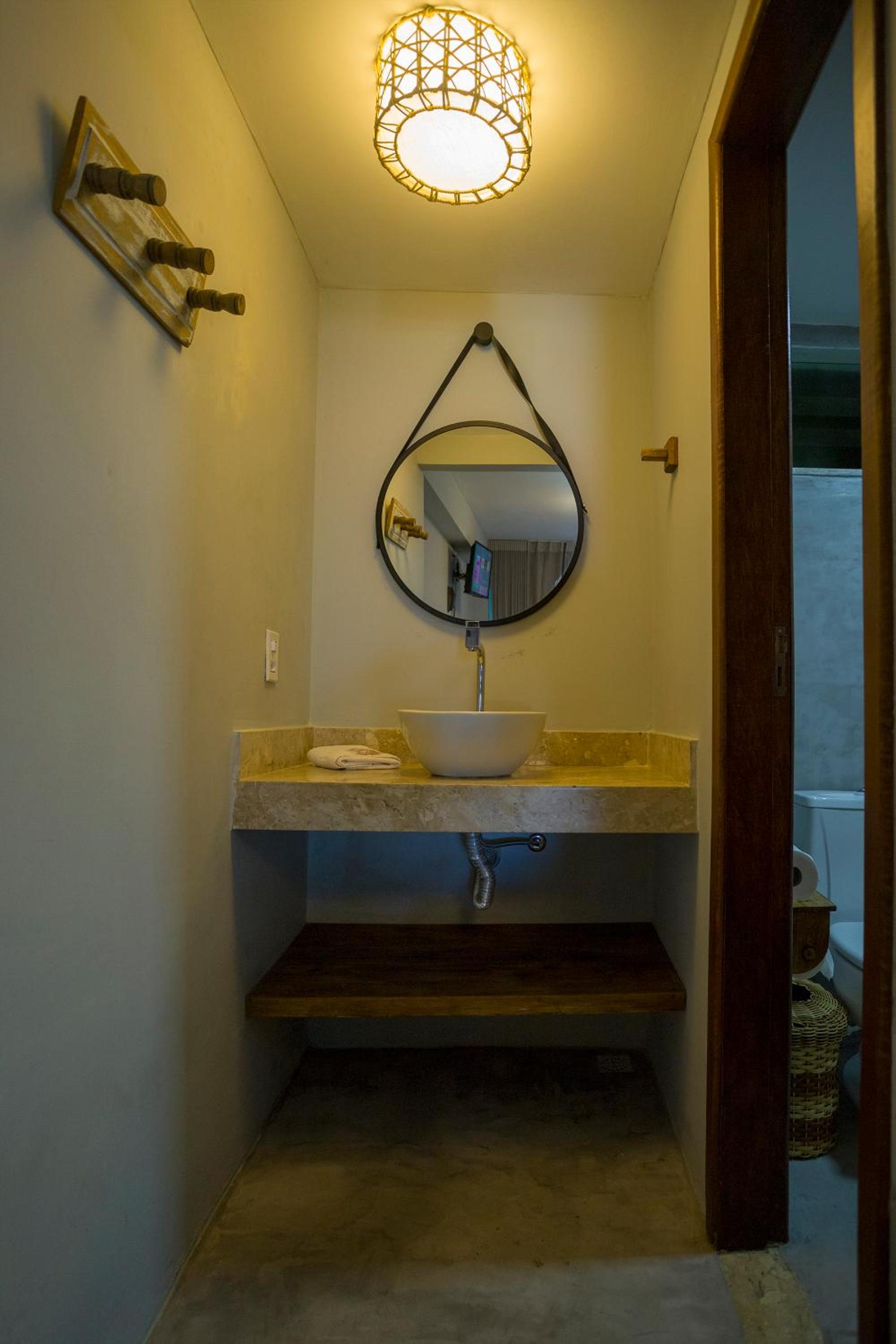 Deluxe Suite - Photo 9