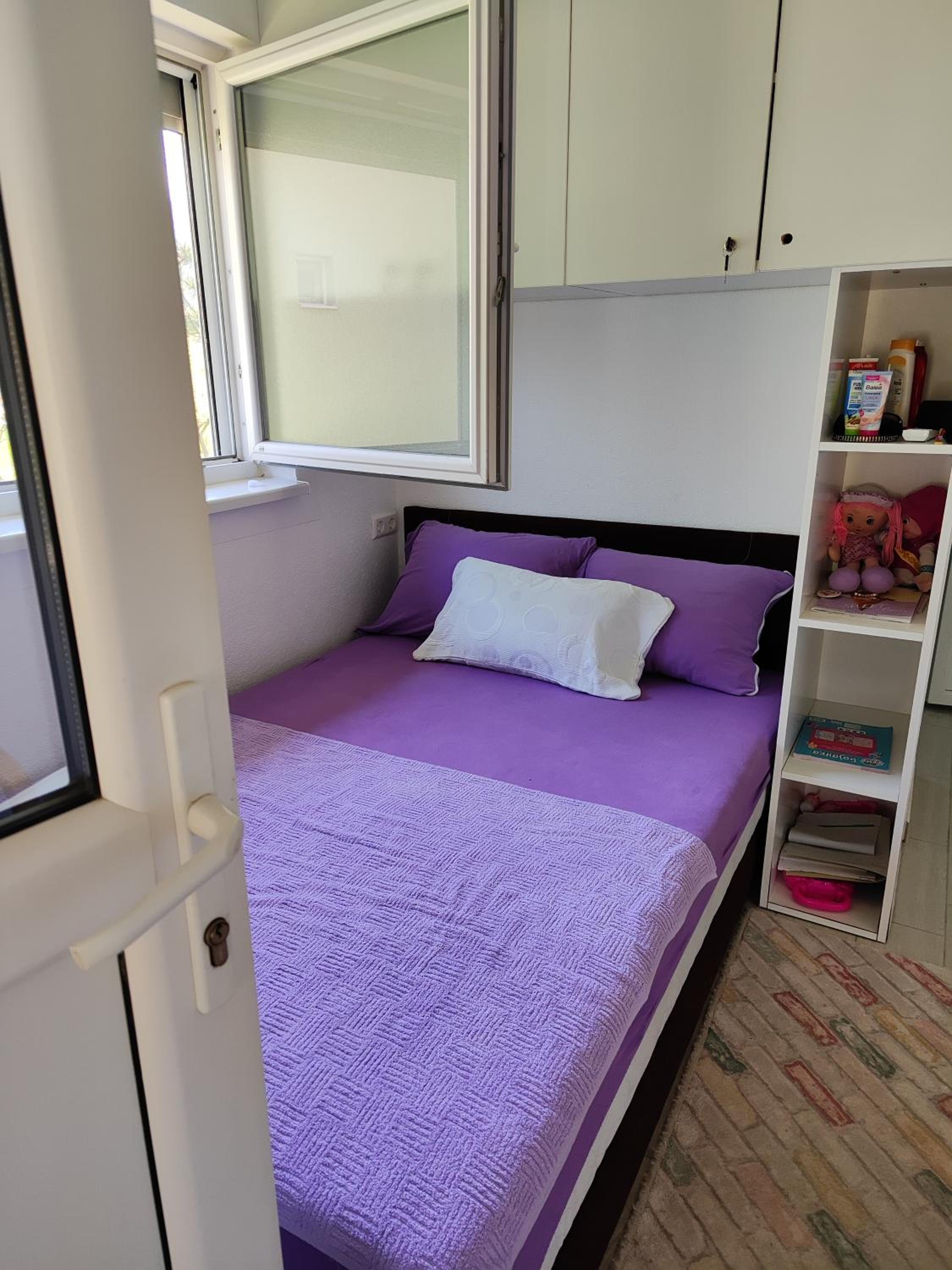 One-Bedroom House photo 1