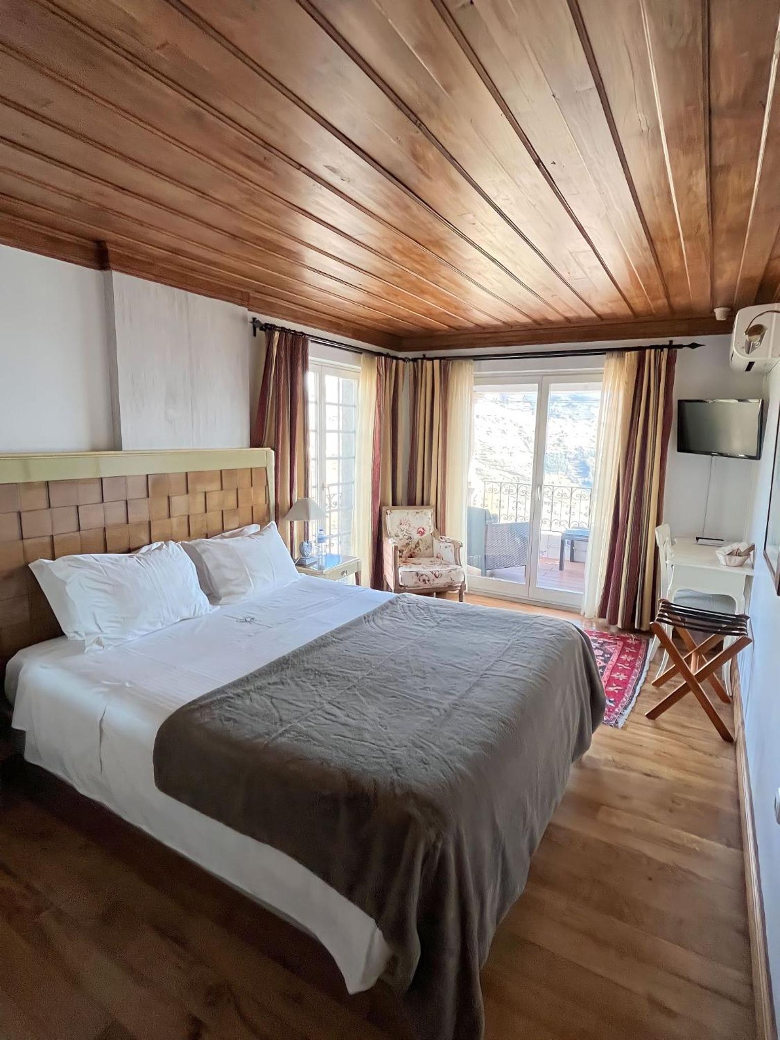 Standard Doppelzimmer mit Flussblick