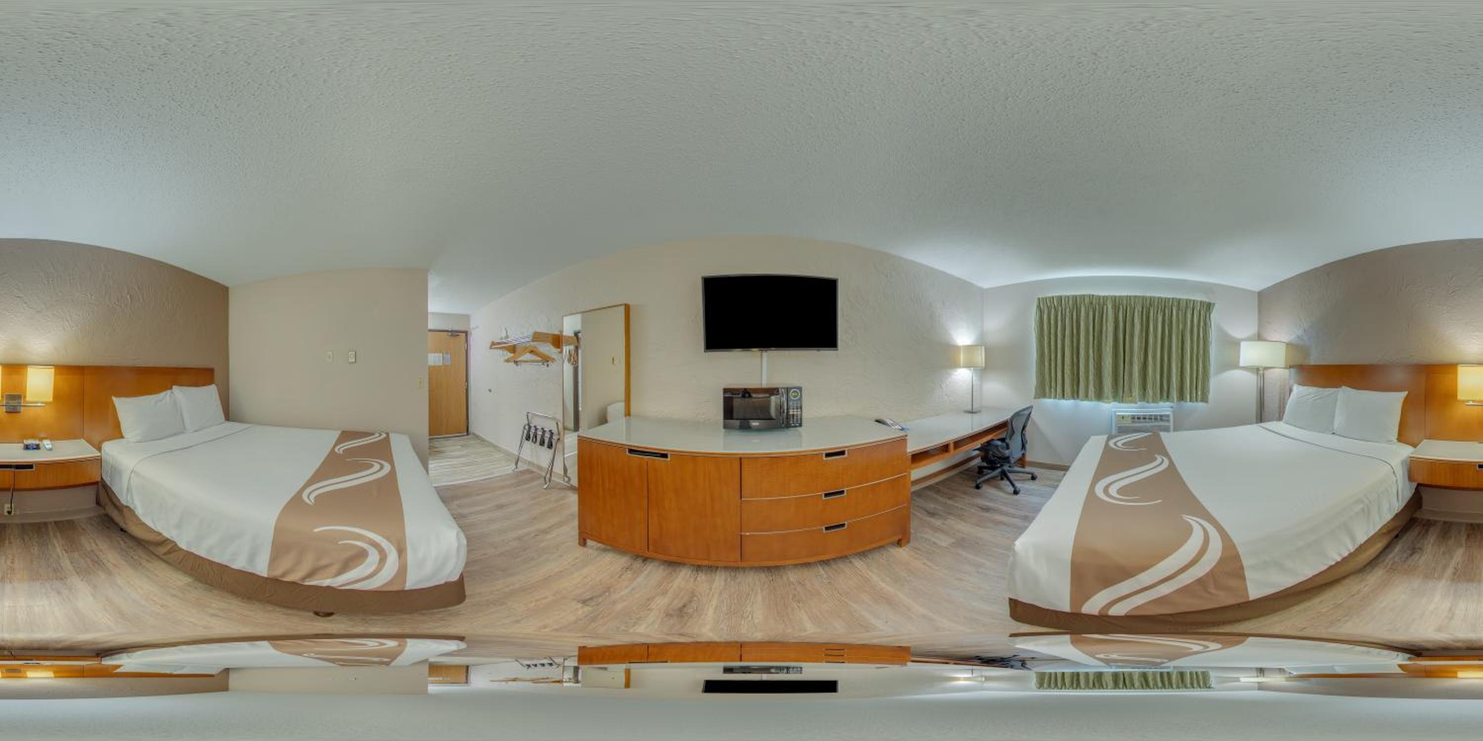 Standard Queen Room with Two Queen Beds - Non-Smoking photo 2