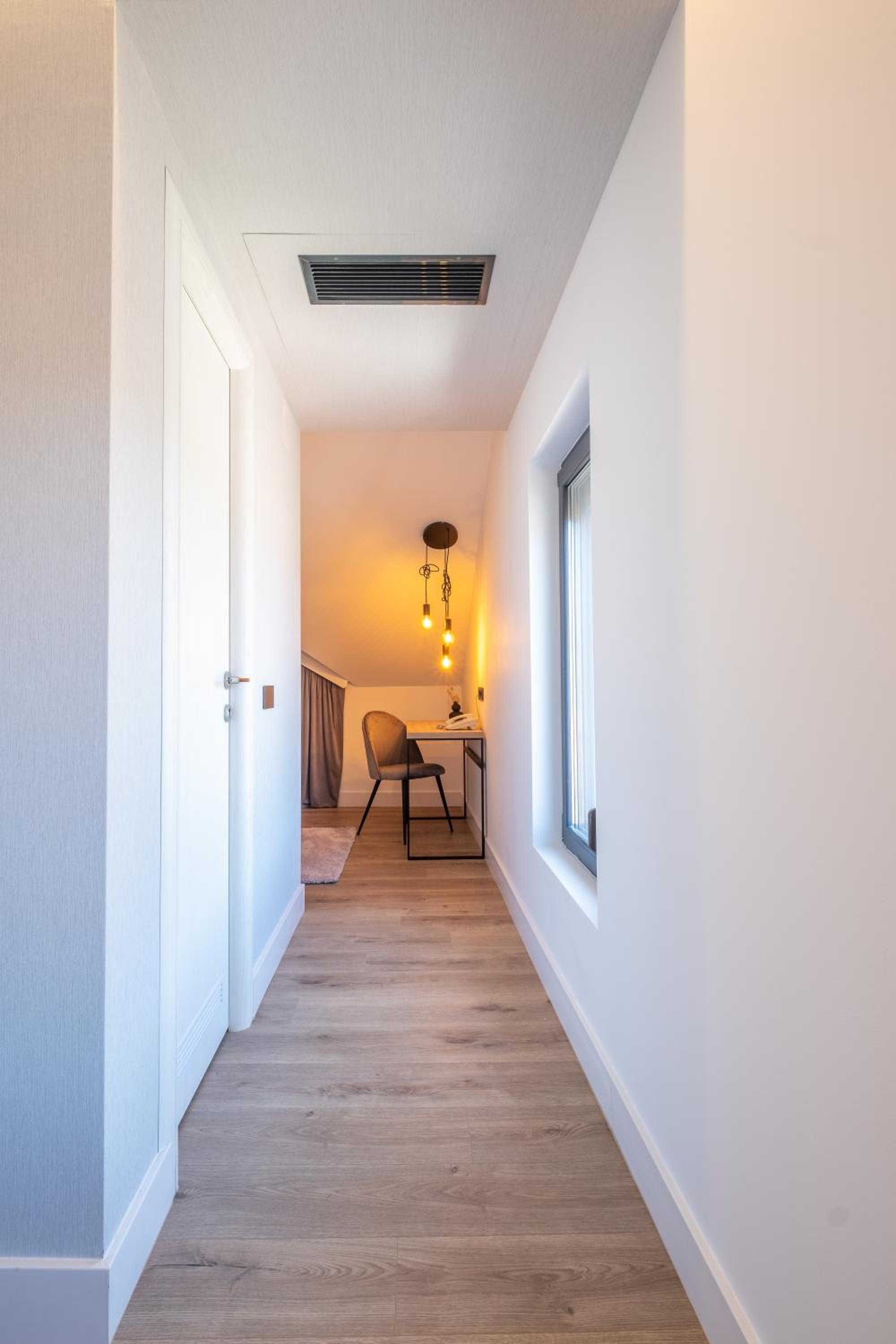 Apartment With Shared Bathroom photo 2