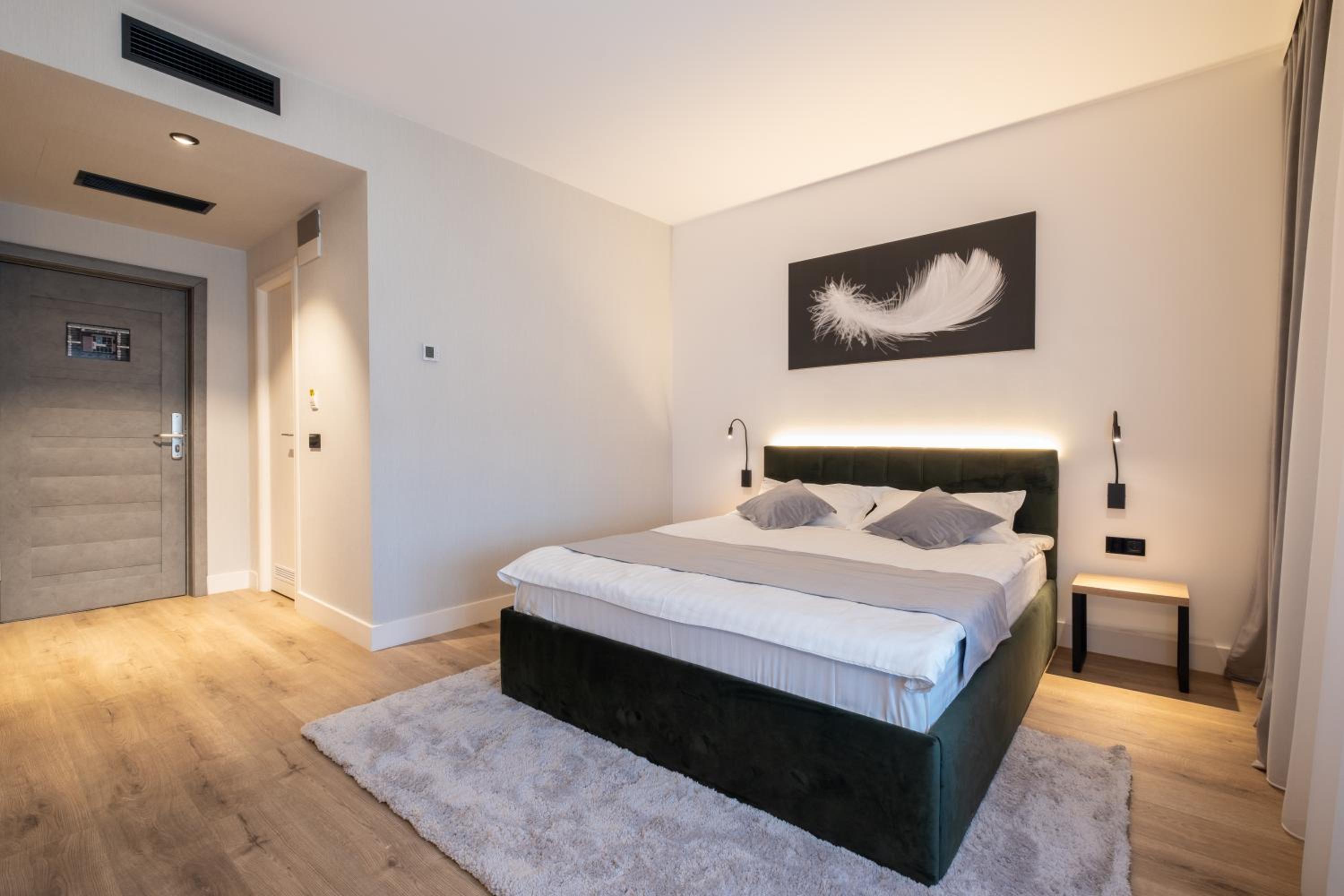 Double Room - Photo 3