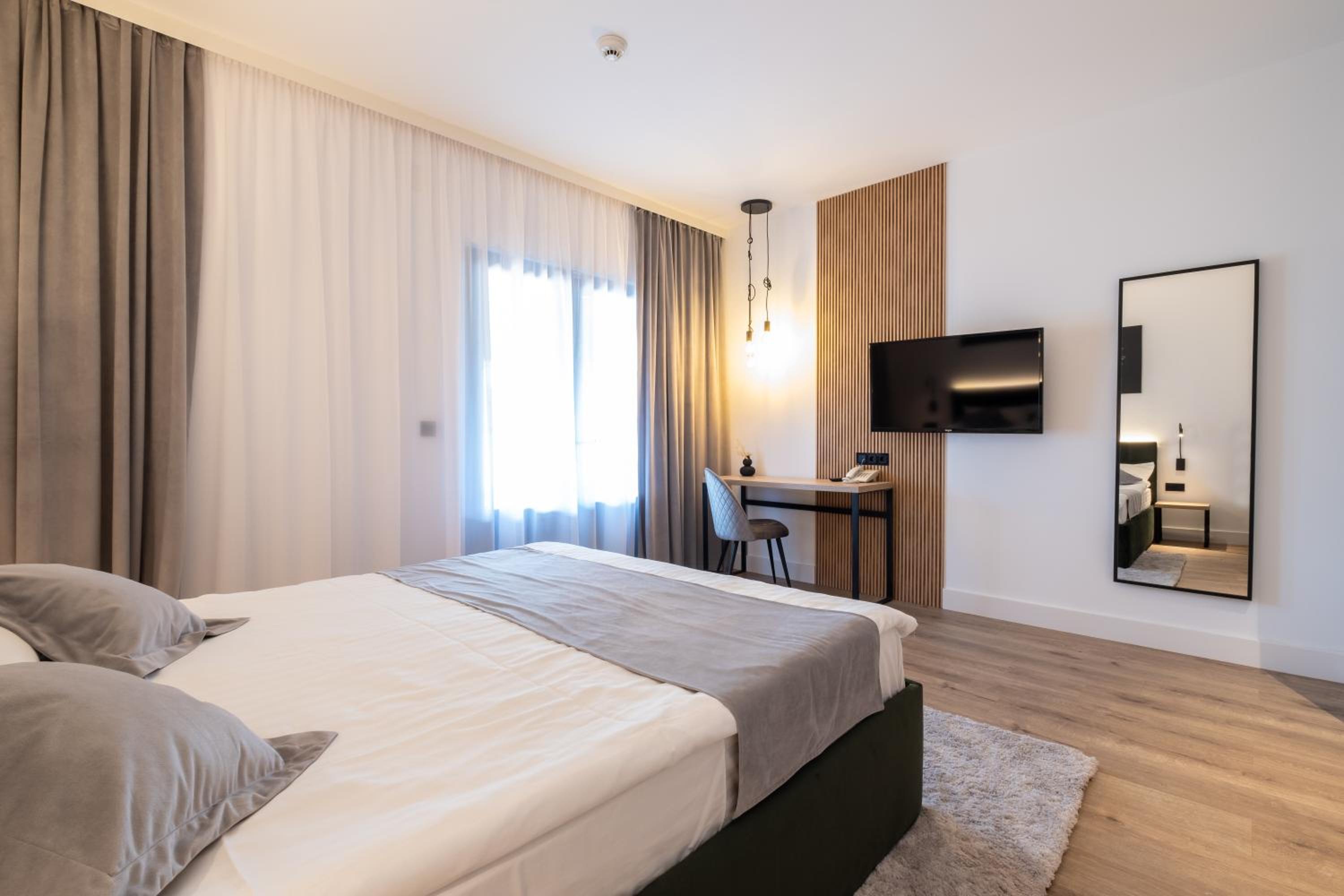 Double Room - Photo 4