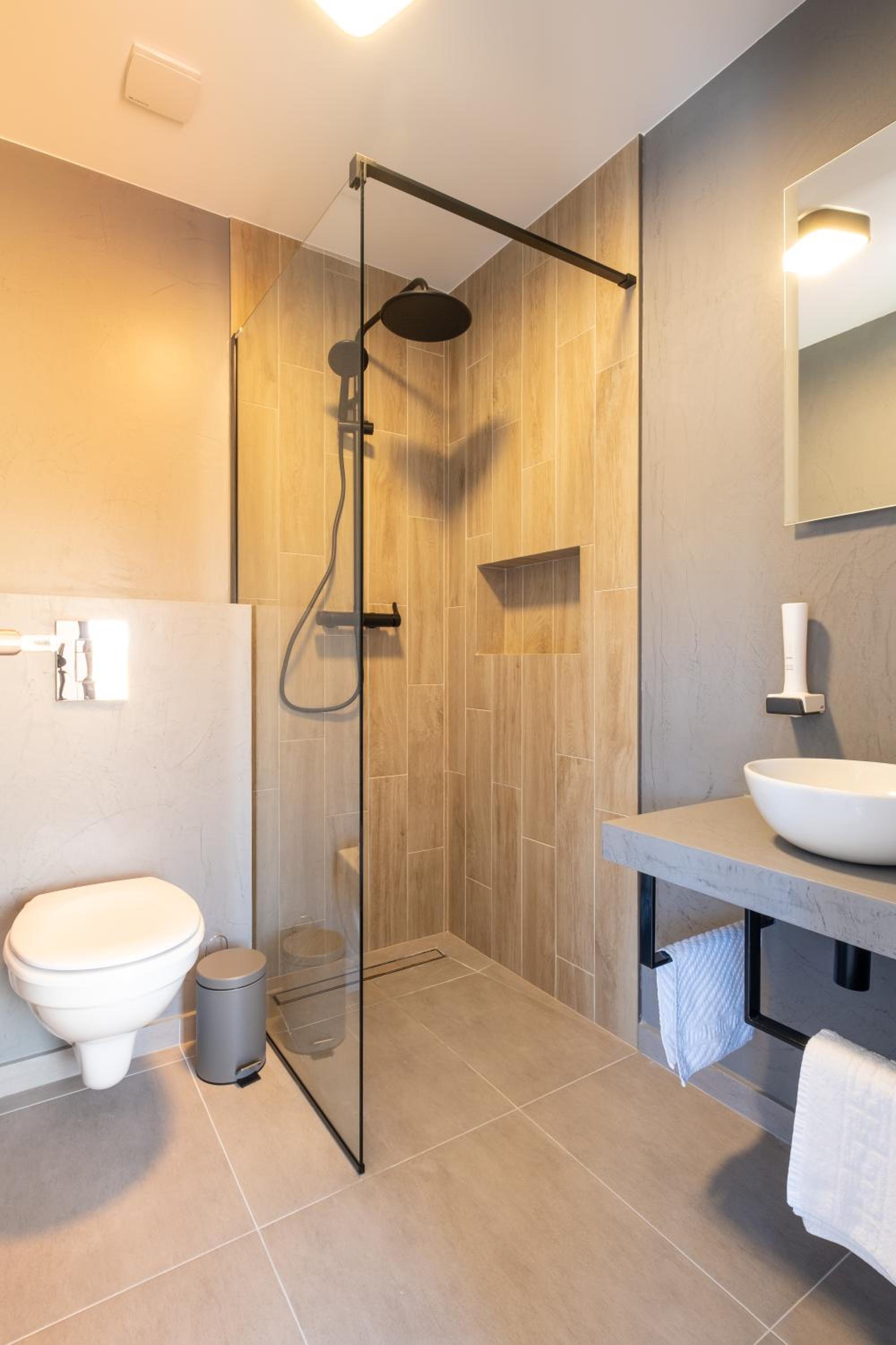 Double Room - Photo 6