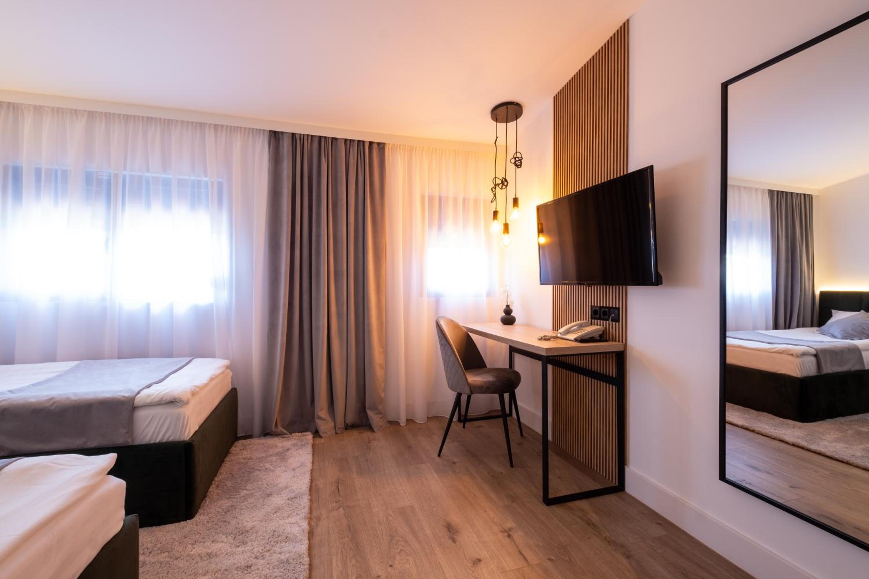 Twin Room - Photo 4