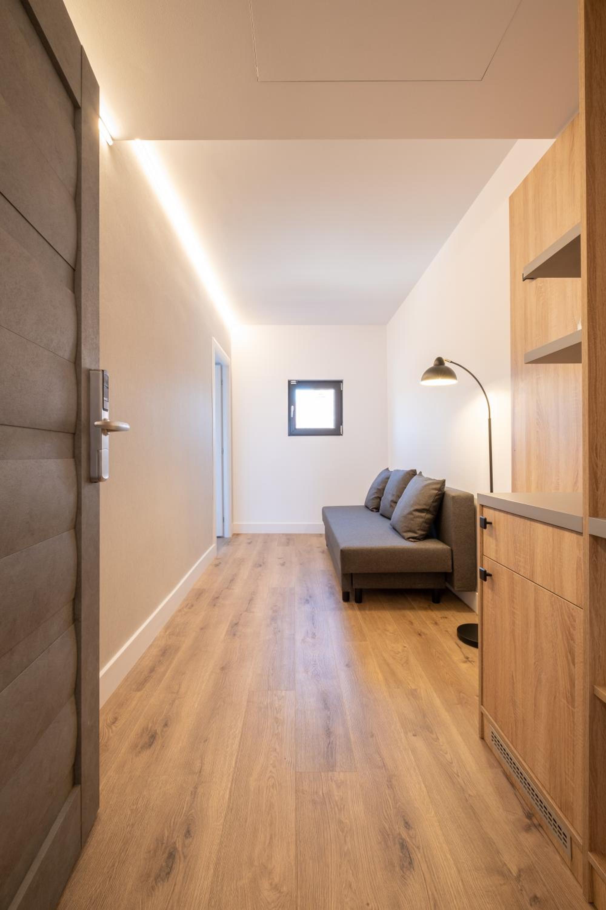 One-Bedroom Apartment - Photo 3